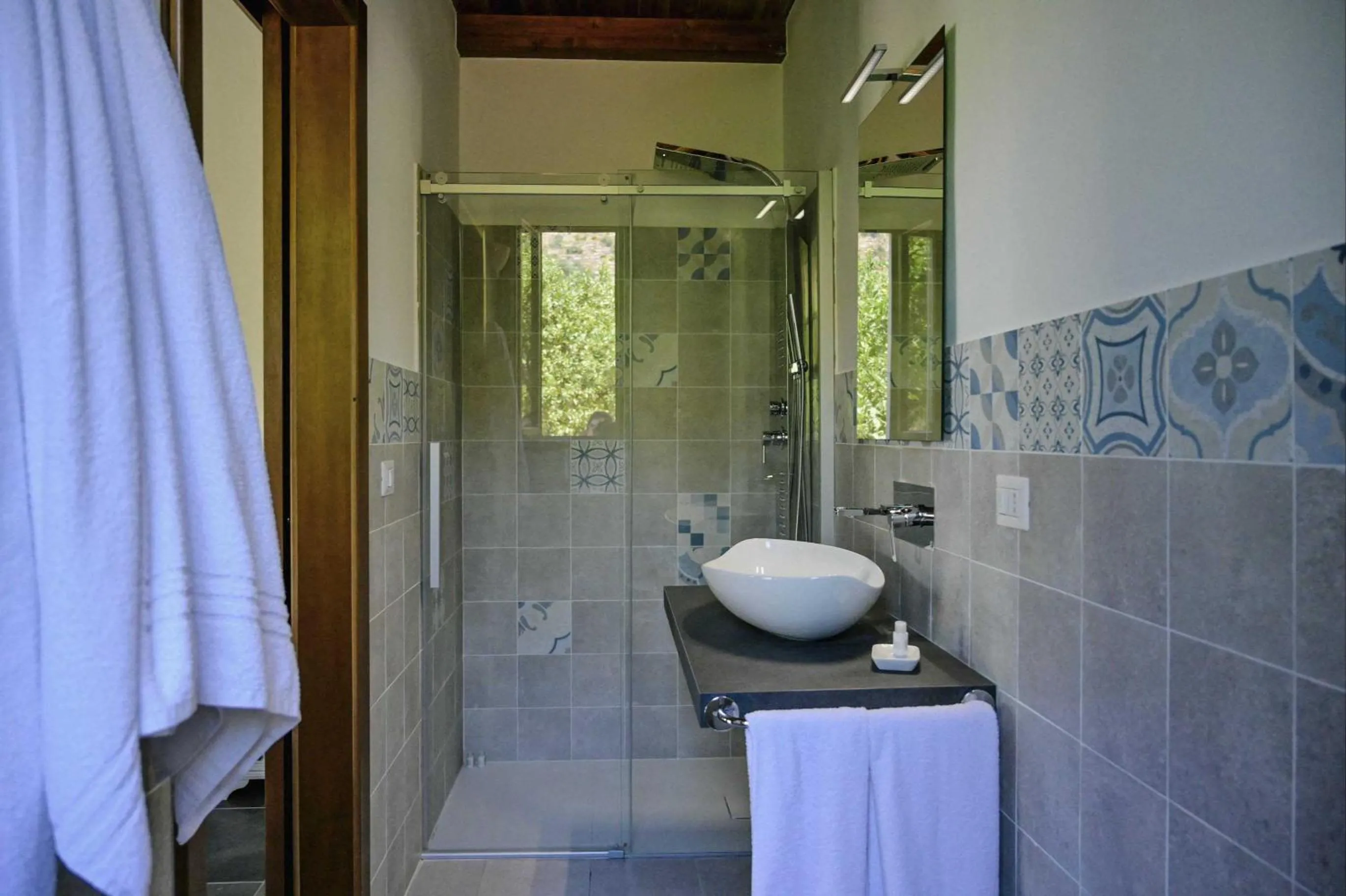 Double Room with Garden View in Agriturismo Alle Riserve Cavagrande