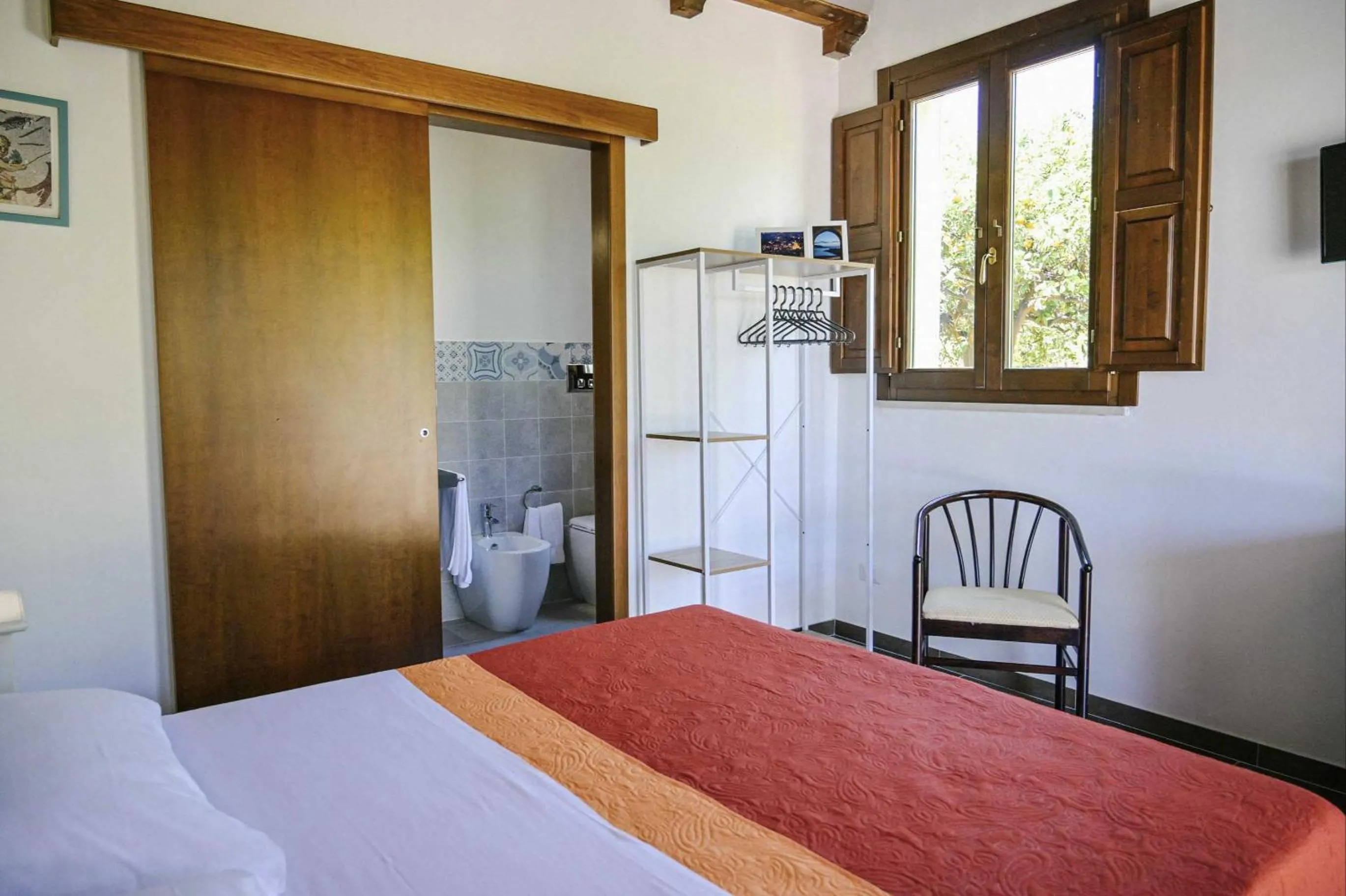Double Room with Garden View in Agriturismo Alle Riserve Cavagrande