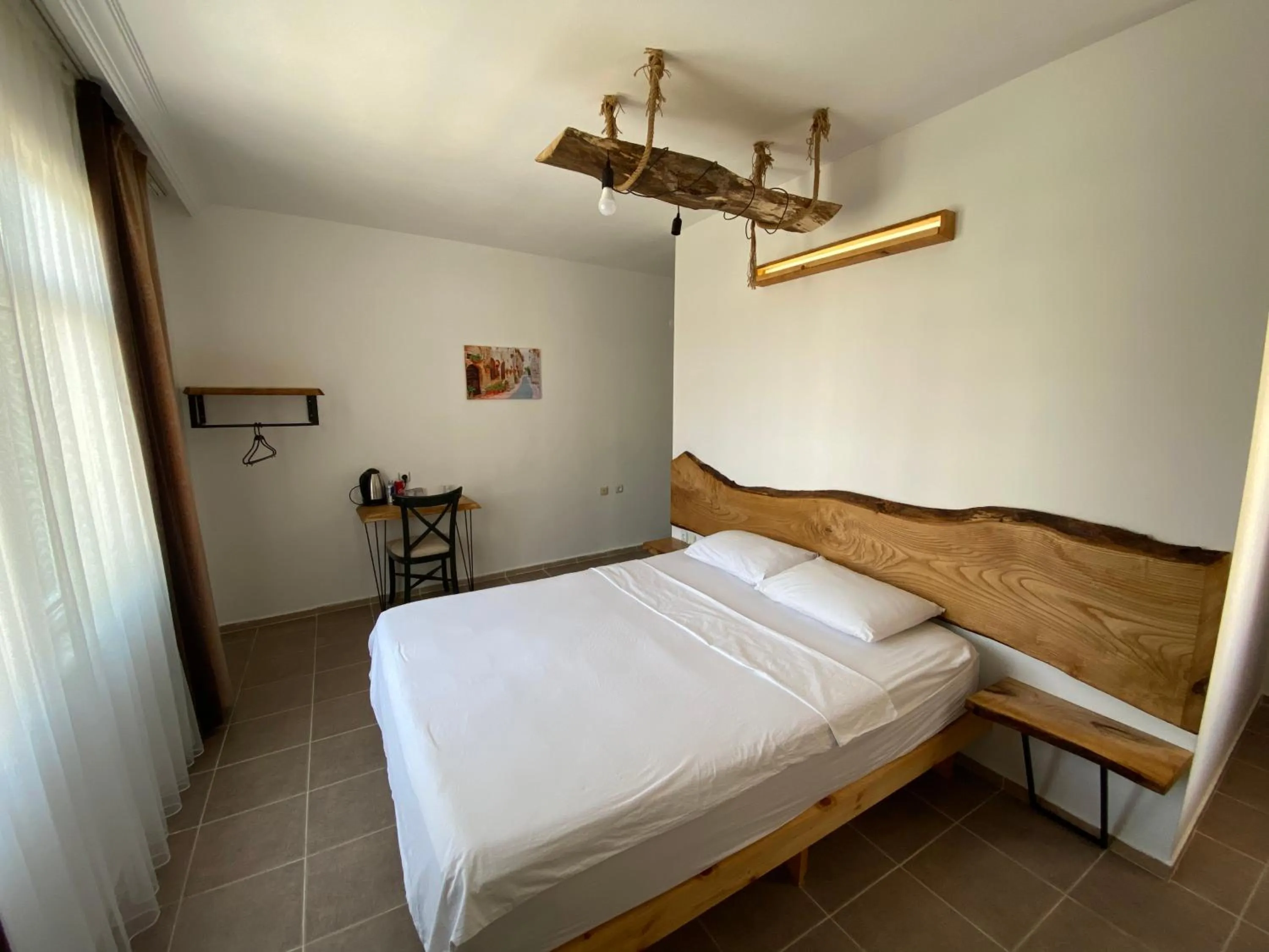 Photo of the whole room, Bed in Medi Otel