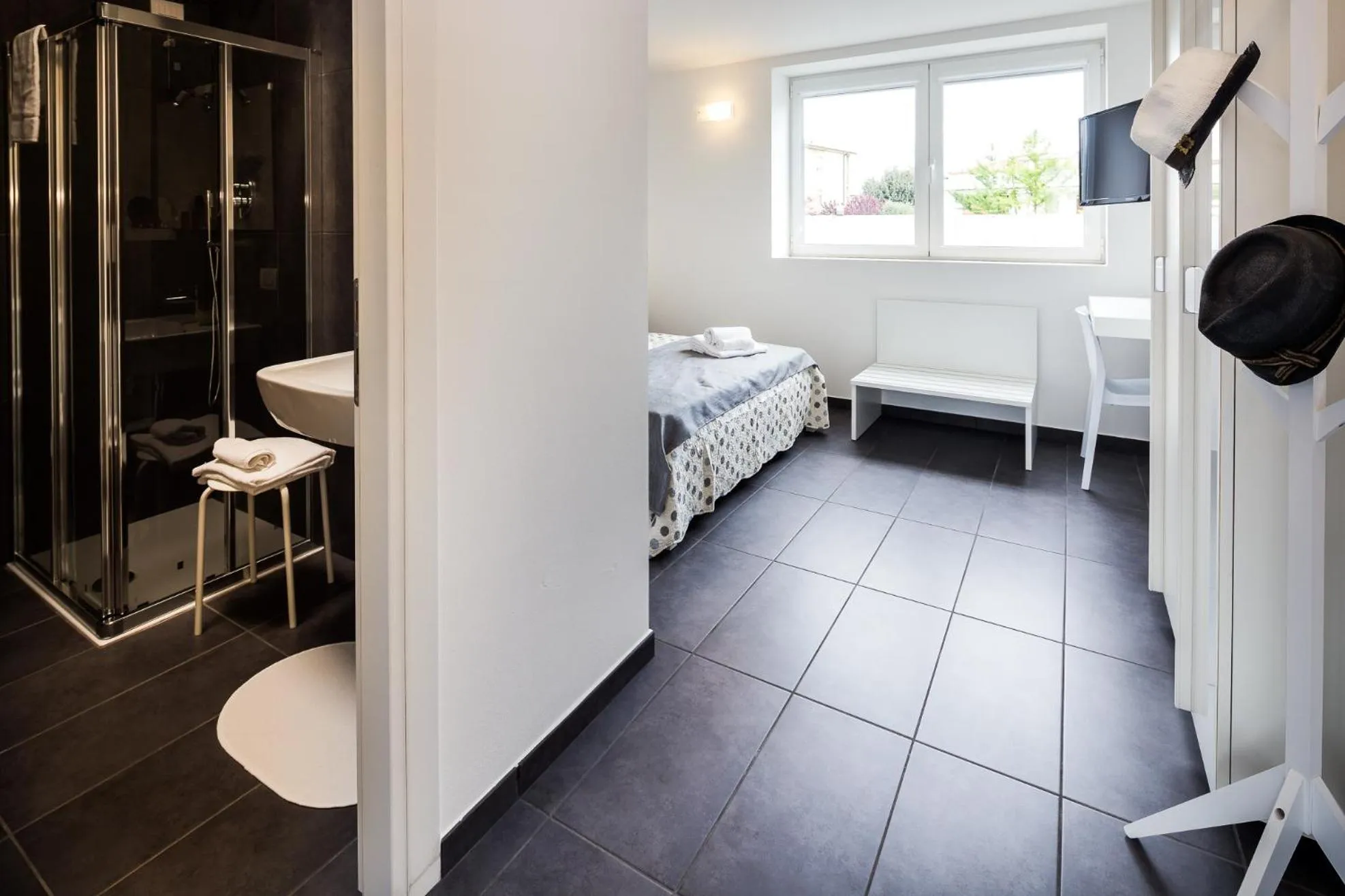 Day, Bed in Residence Peloni