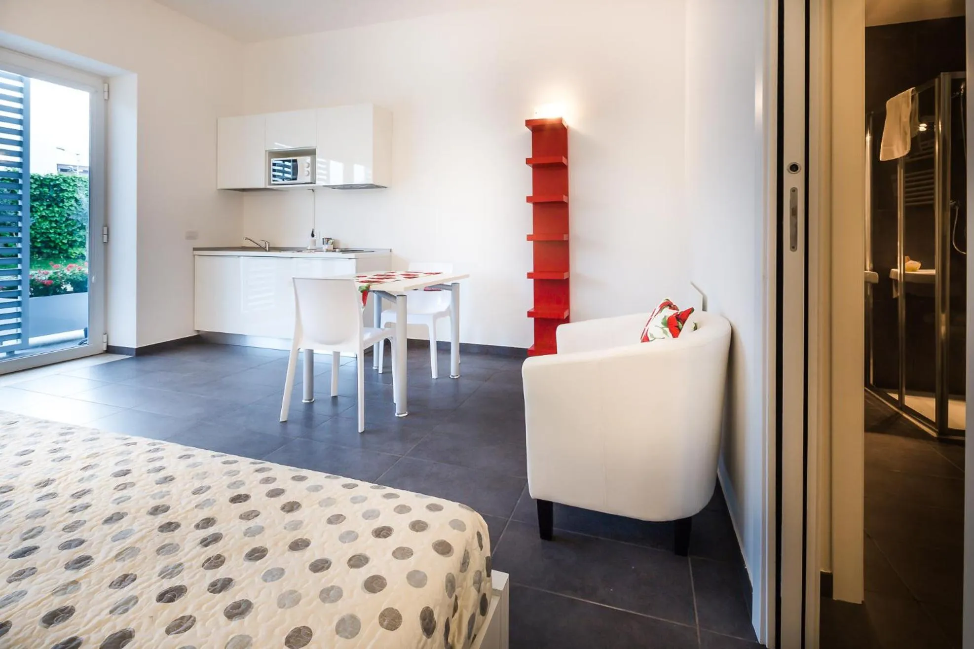 Day, Bed in Residence Peloni