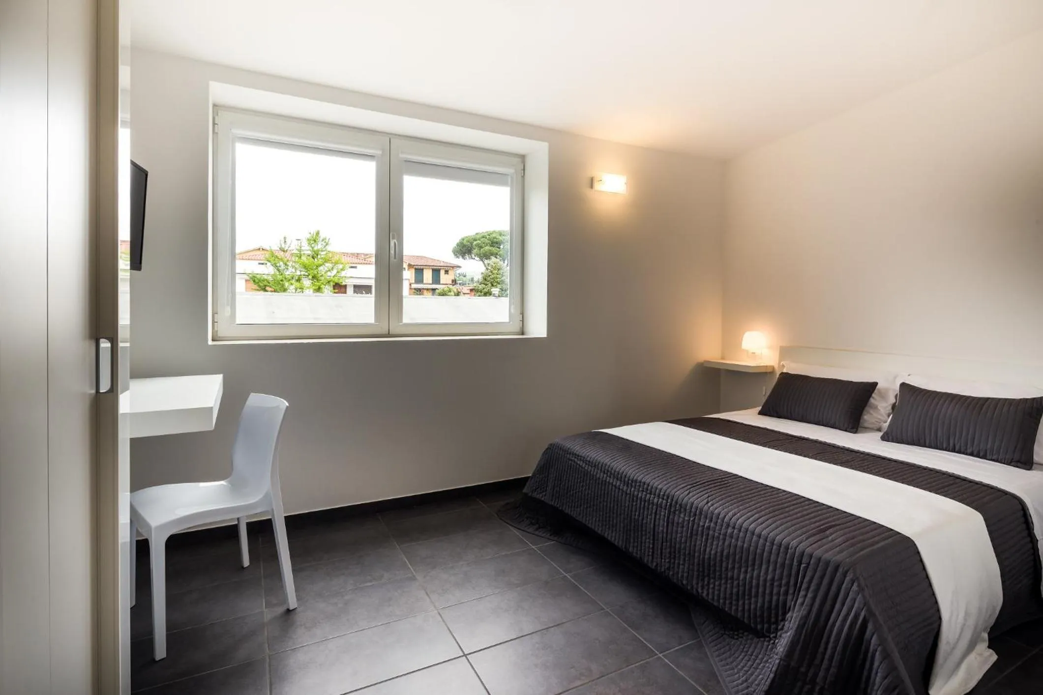 Day, Bed in Residence Peloni