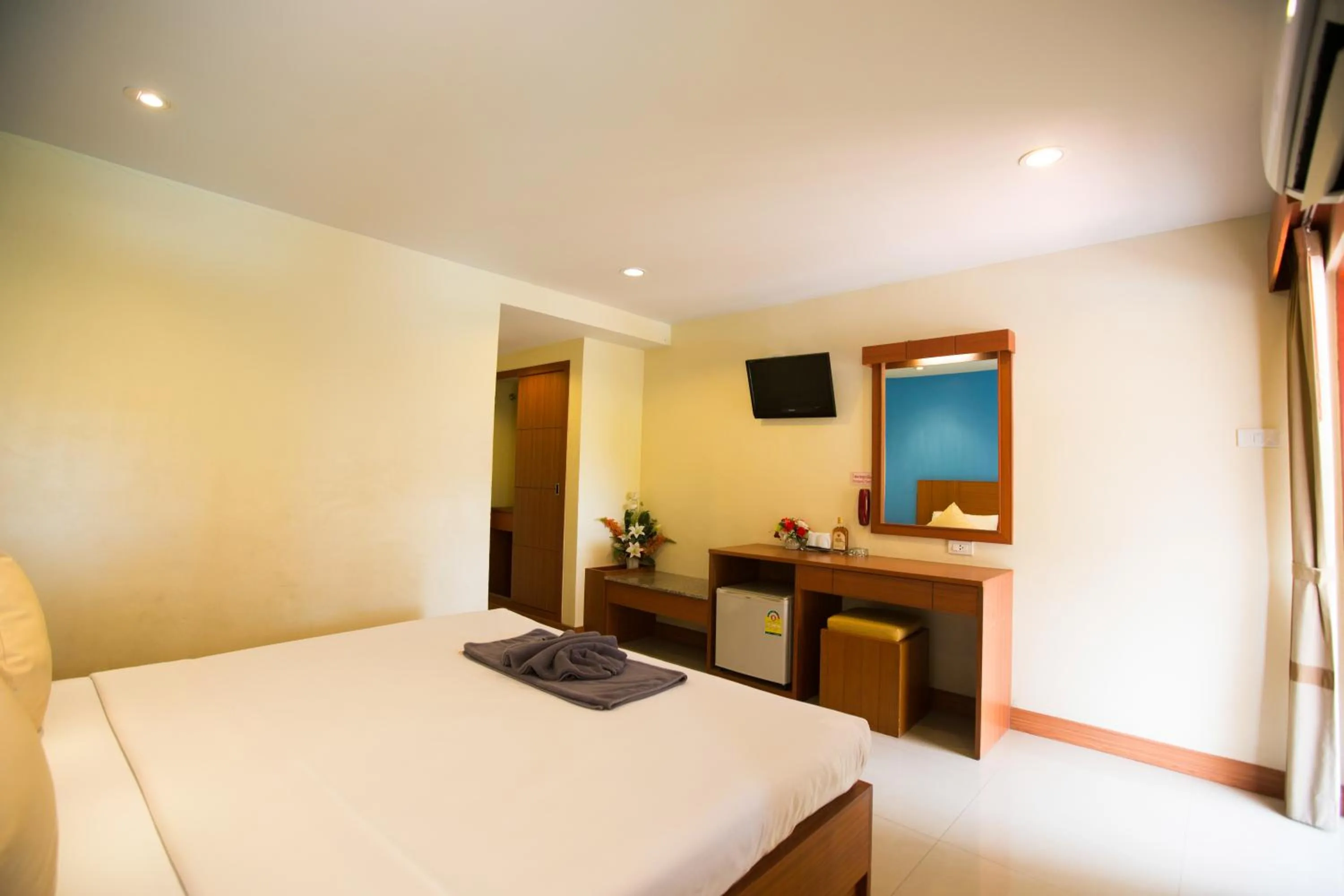 Photo of the whole room, Bed in Twin Palms Resort Pattaya, SHA Extra Plus Certified