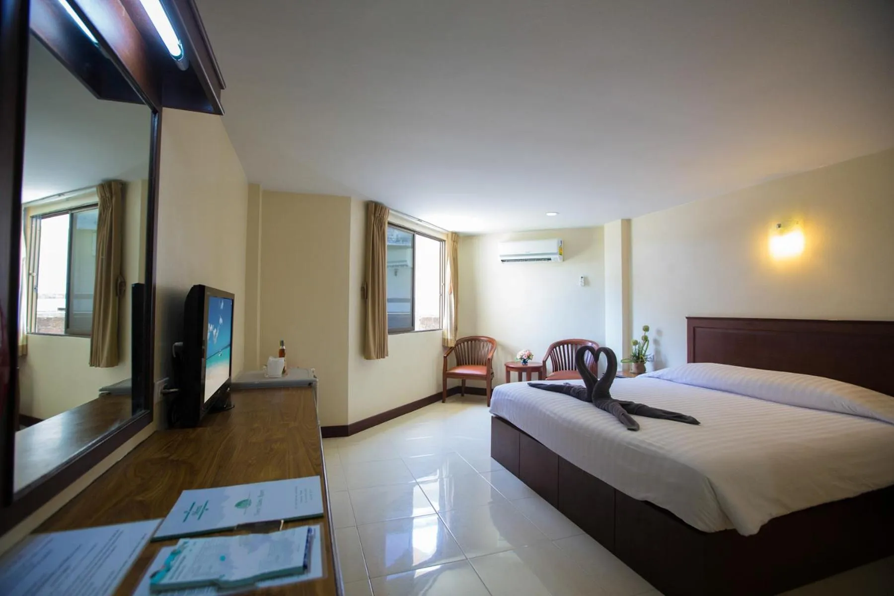 Bed in Twin Palms Resort Pattaya, SHA Extra Plus Certified