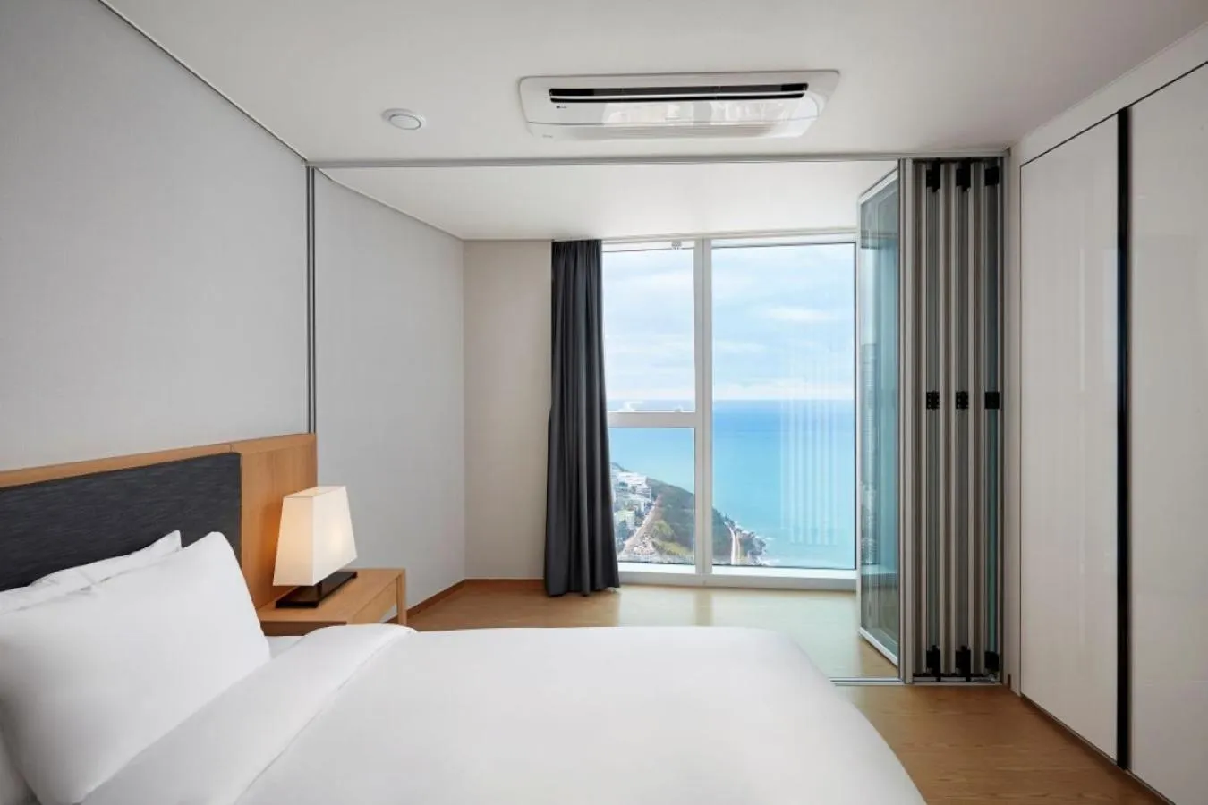 Bedroom, Bed in New CZ LCT Residence