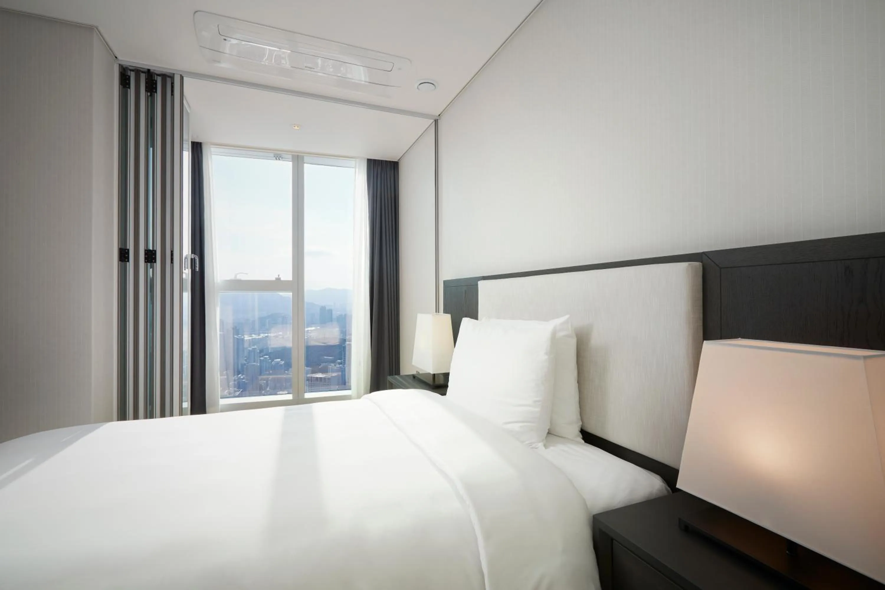 Bedroom, Bed in New CZ LCT Residence