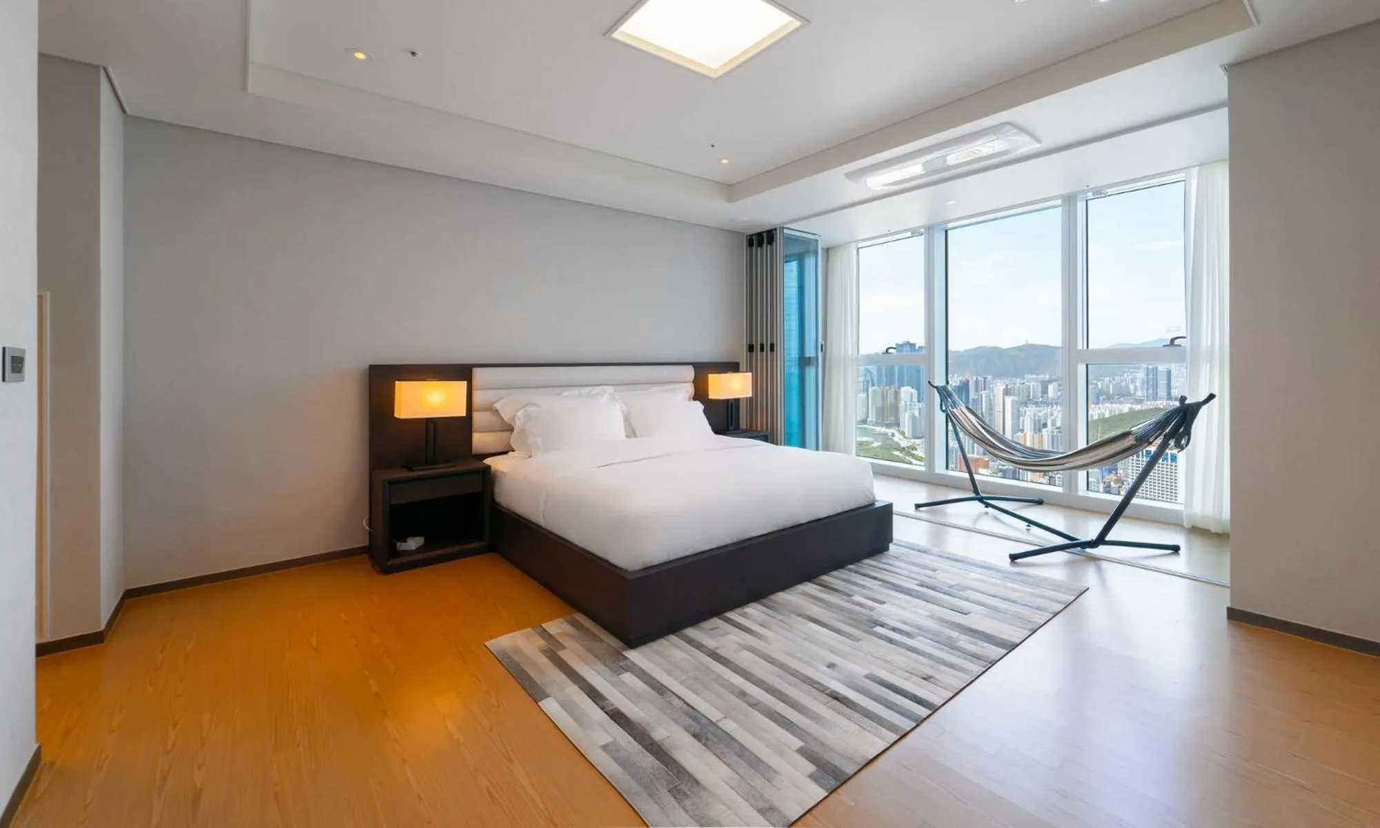 Bedroom, Bed in New CZ LCT Residence