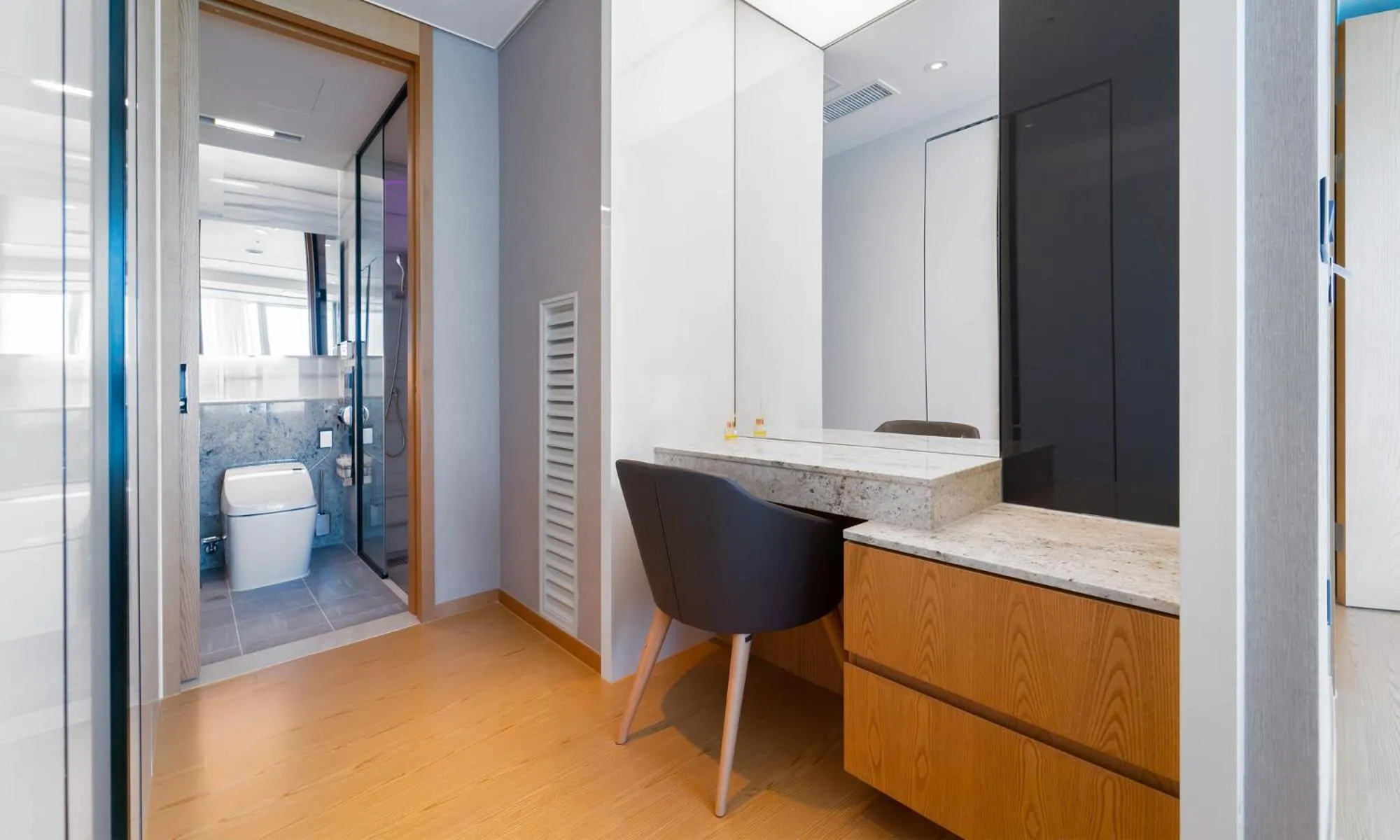Bathroom in New CZ LCT Residence