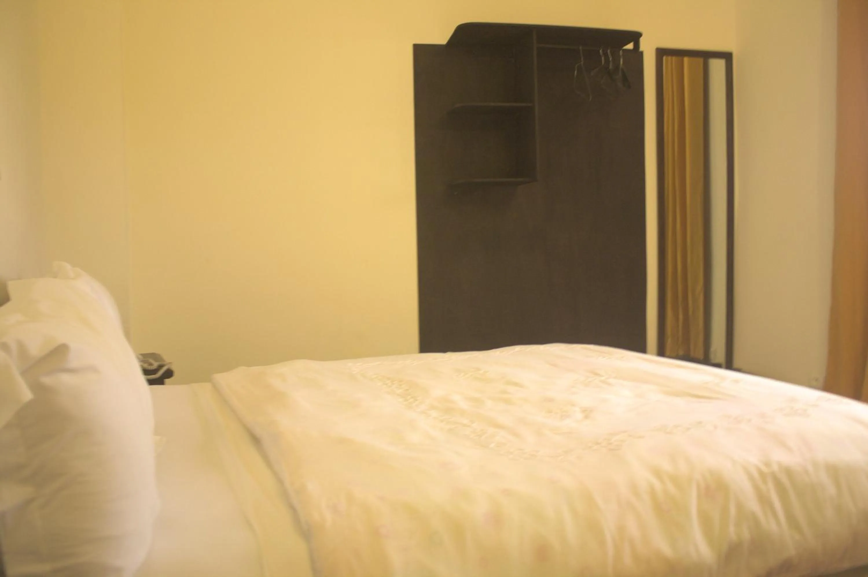 Bedroom, Bed in Hôtel Résidence Madiba