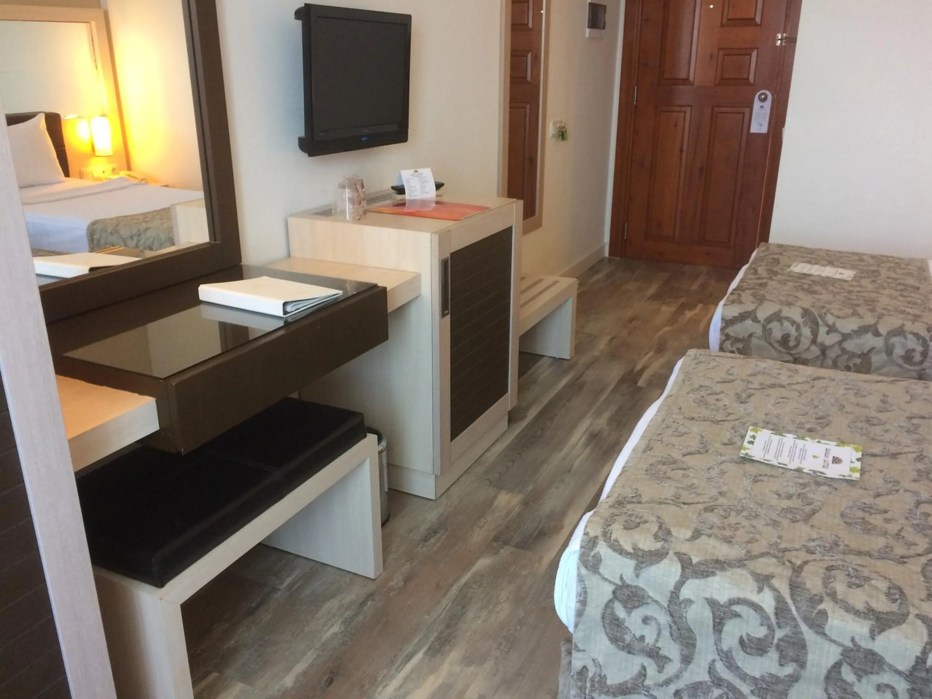 Bedroom, Bed in Golden Lotus Hotel