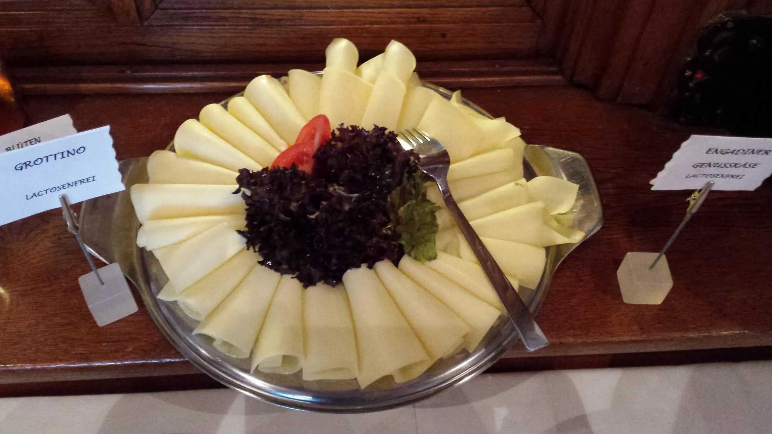 Buffet breakfast in Hotel Terminus