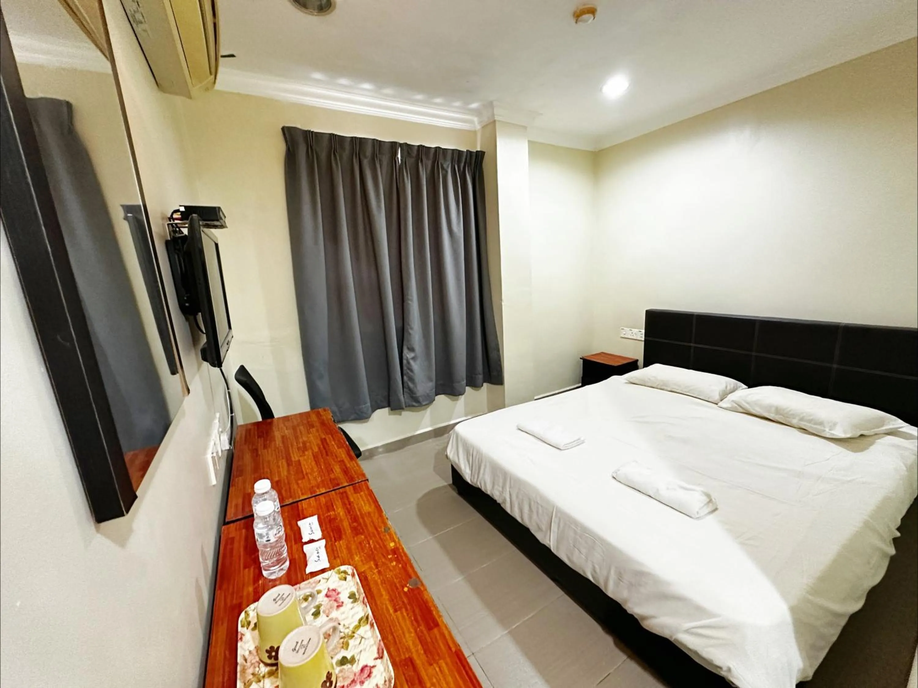 Bedroom, Bed in Hotel O Tasik Utama