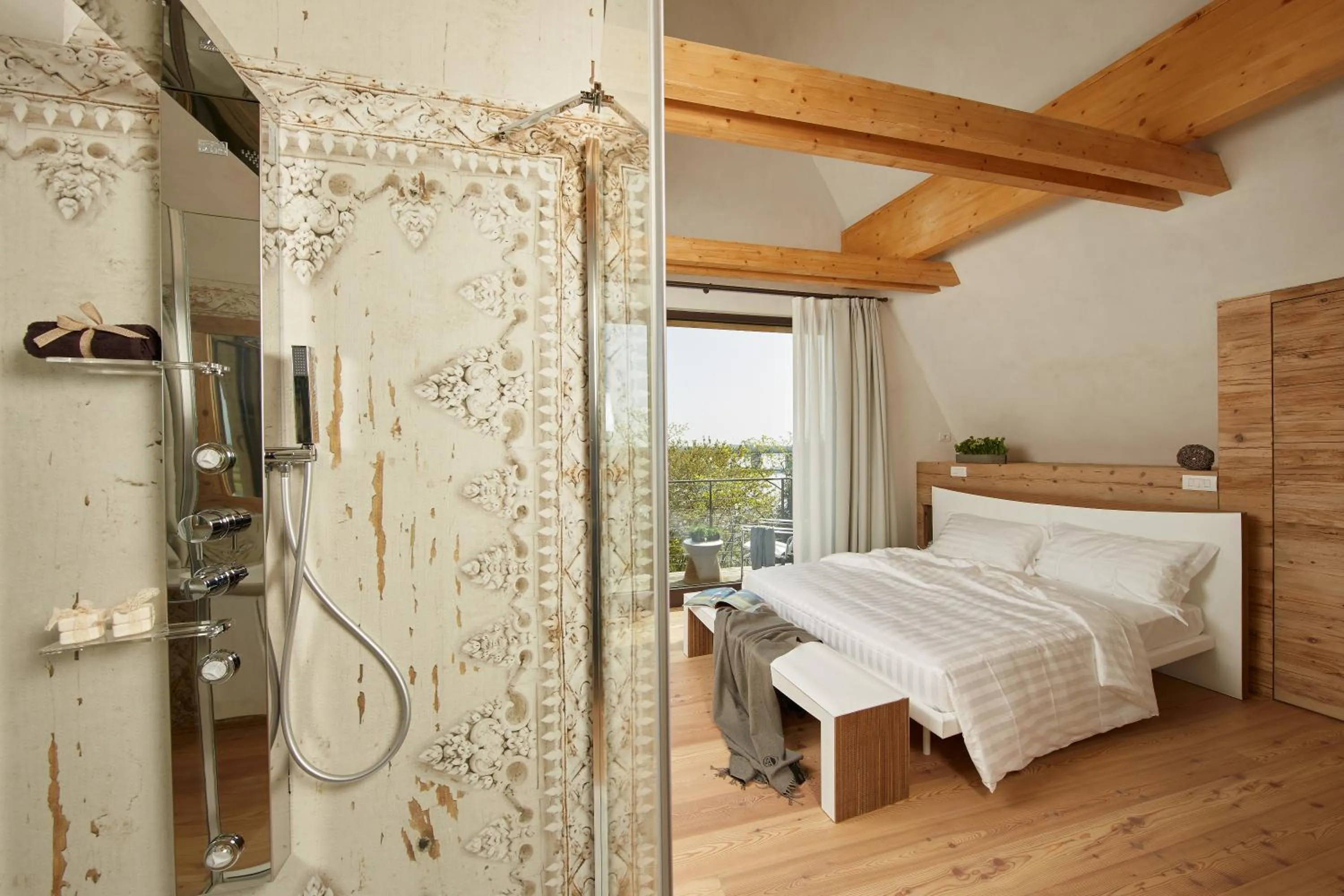 Decorative detail, Bed in Boutique Hotel Oche Selvatiche