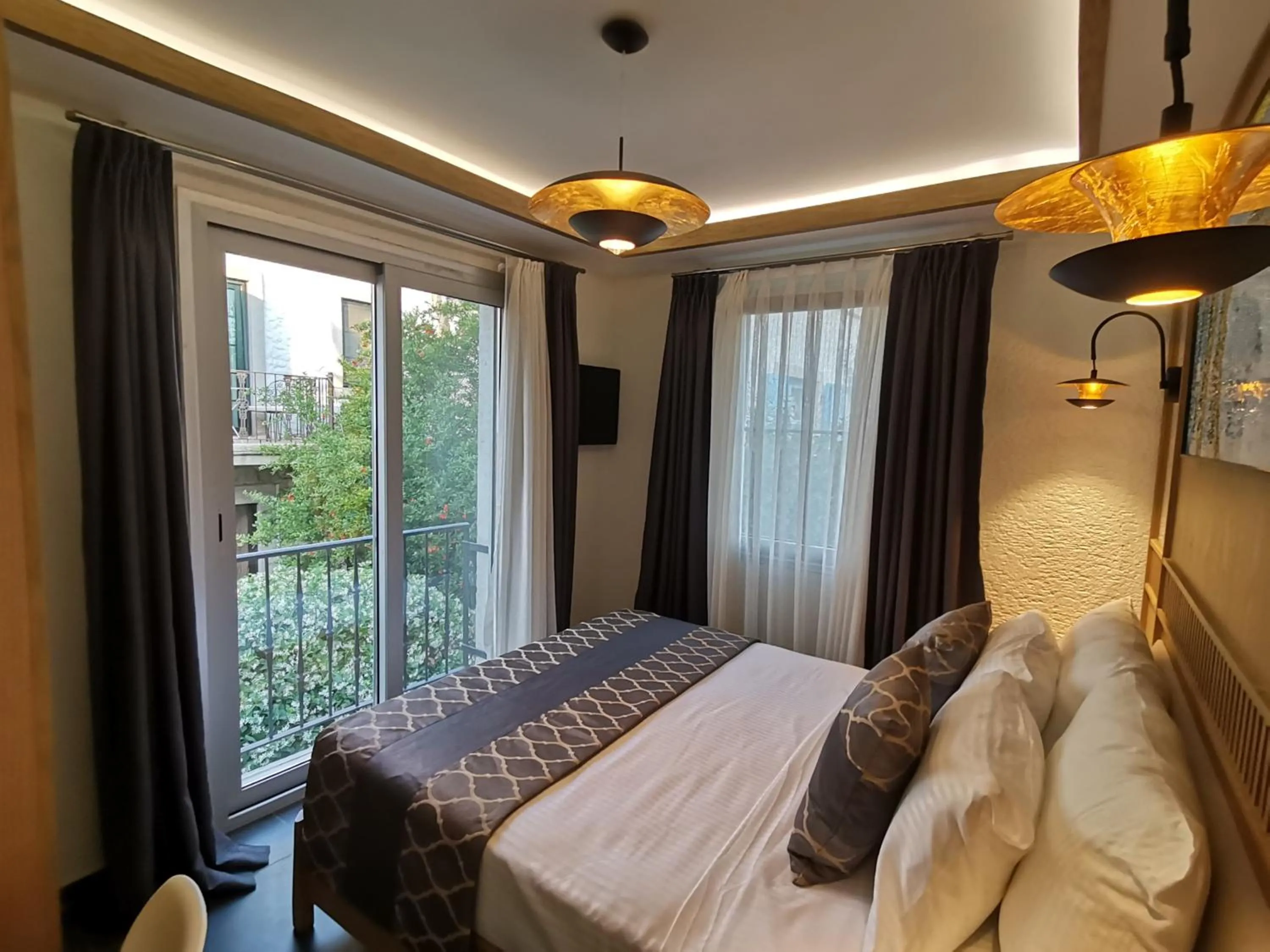 Photo of the whole room in The ABC Hotel