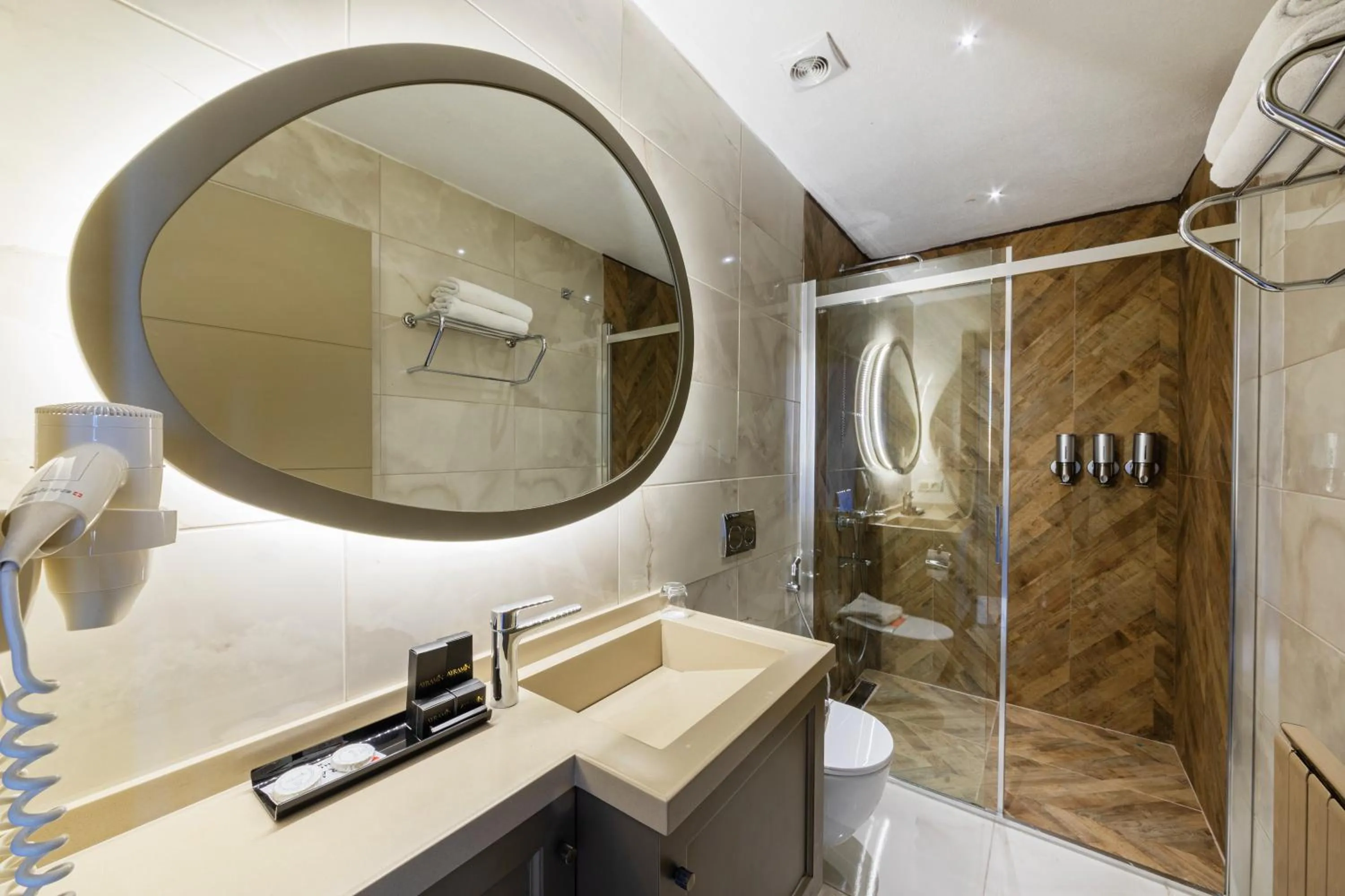 Bathroom in Ayramin Deluxe Hotel Taksim