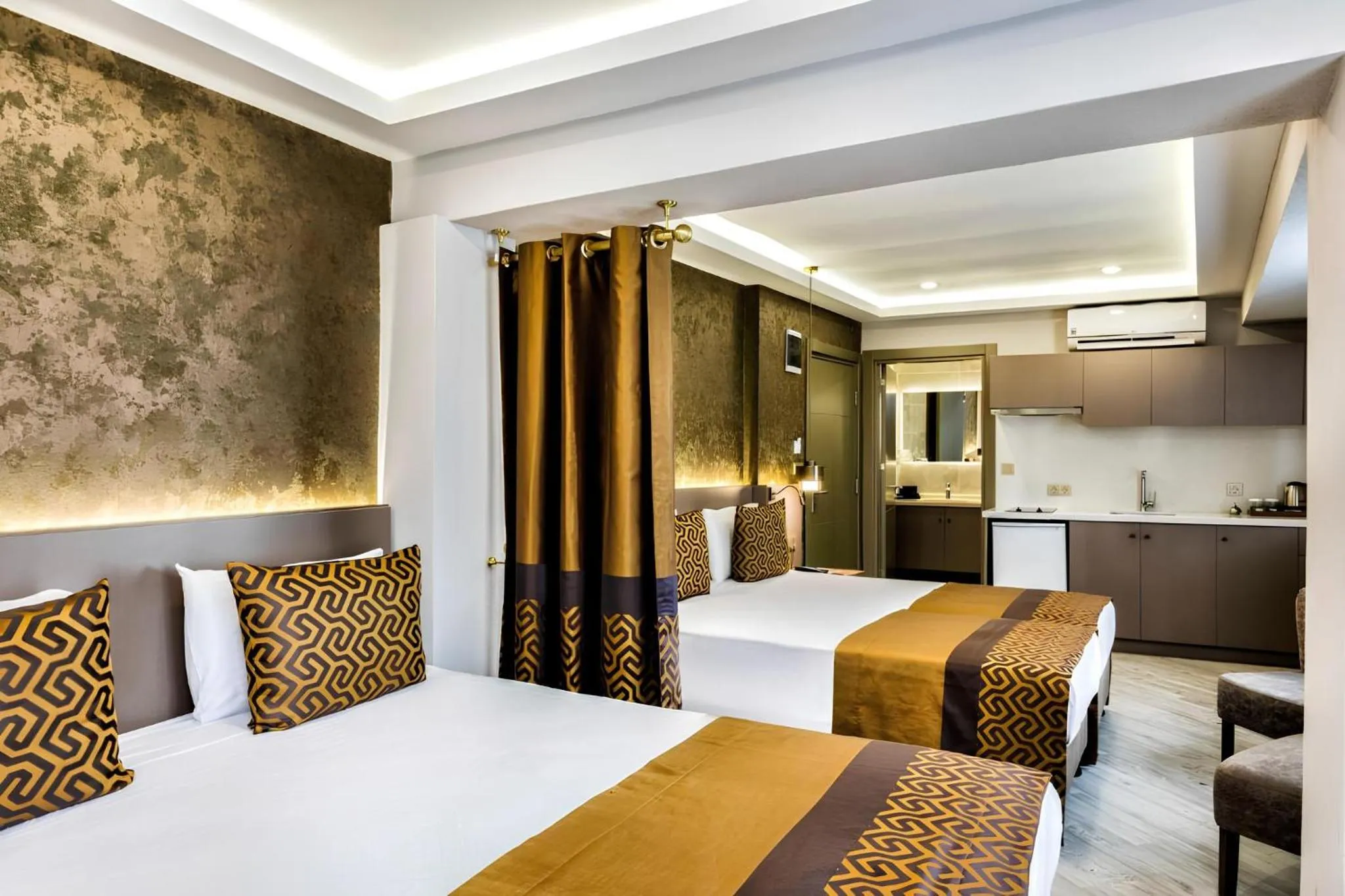 Photo of the whole room, Bed in Ayramin Deluxe Hotel Taksim