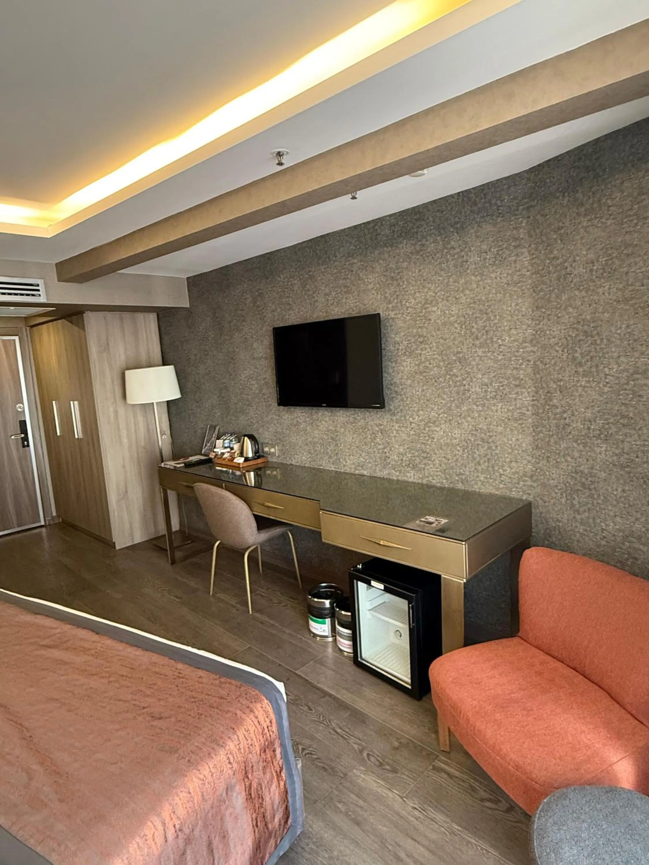 TV and multimedia in Ayramin Deluxe Hotel Taksim