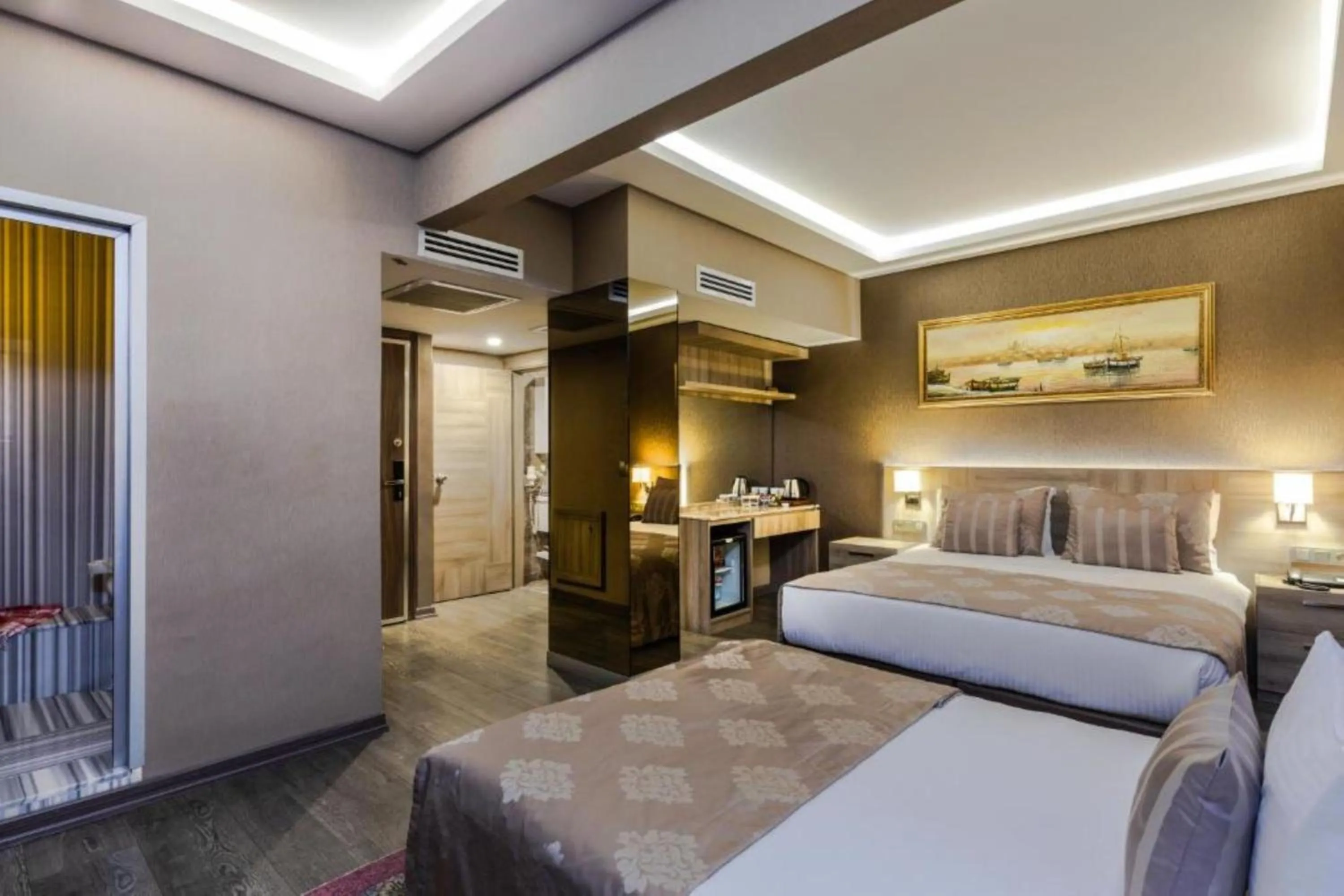 Photo of the whole room, Bed in Ayramin Deluxe Hotel Taksim