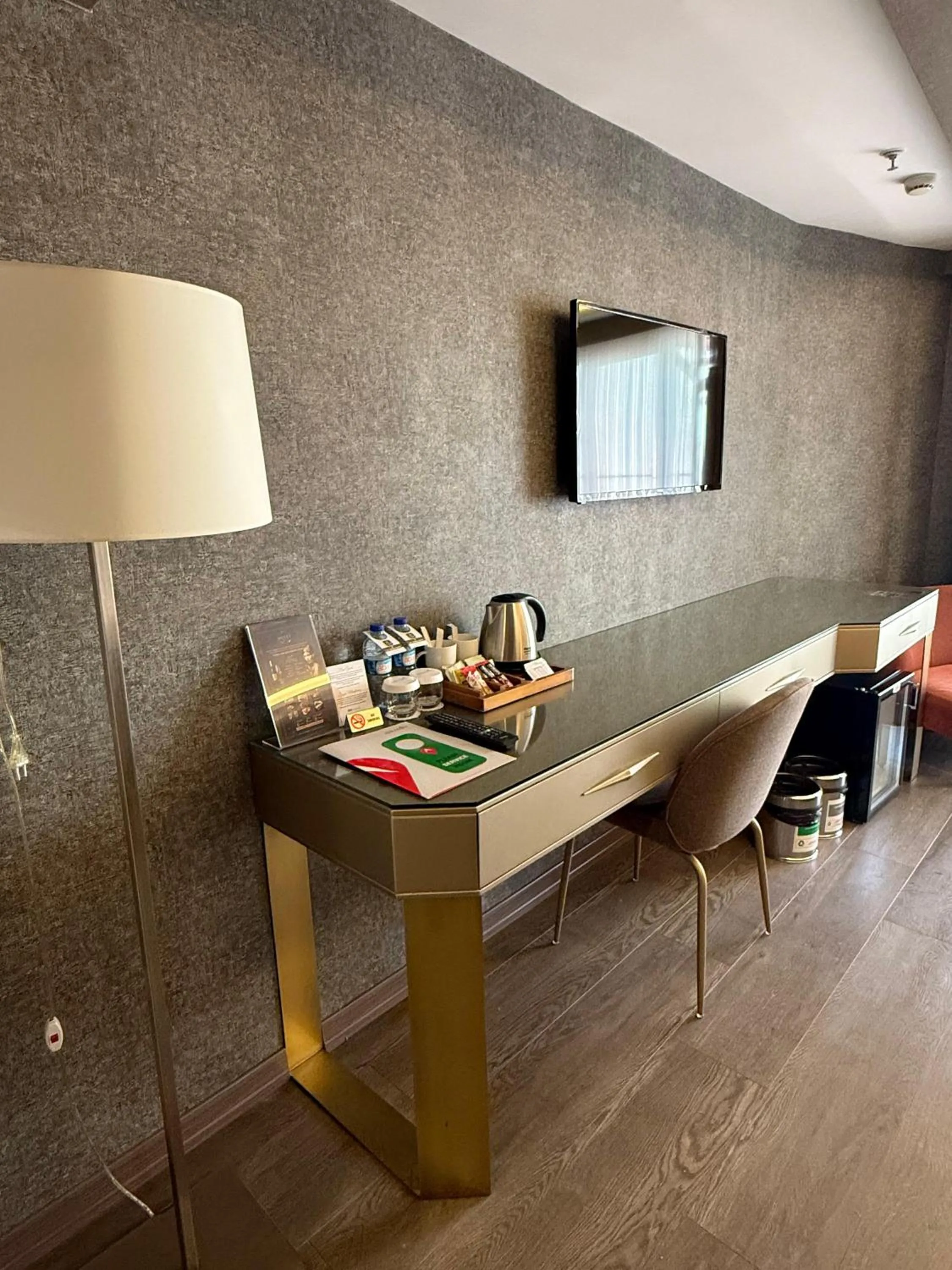 TV and multimedia in Ayramin Deluxe Hotel Taksim