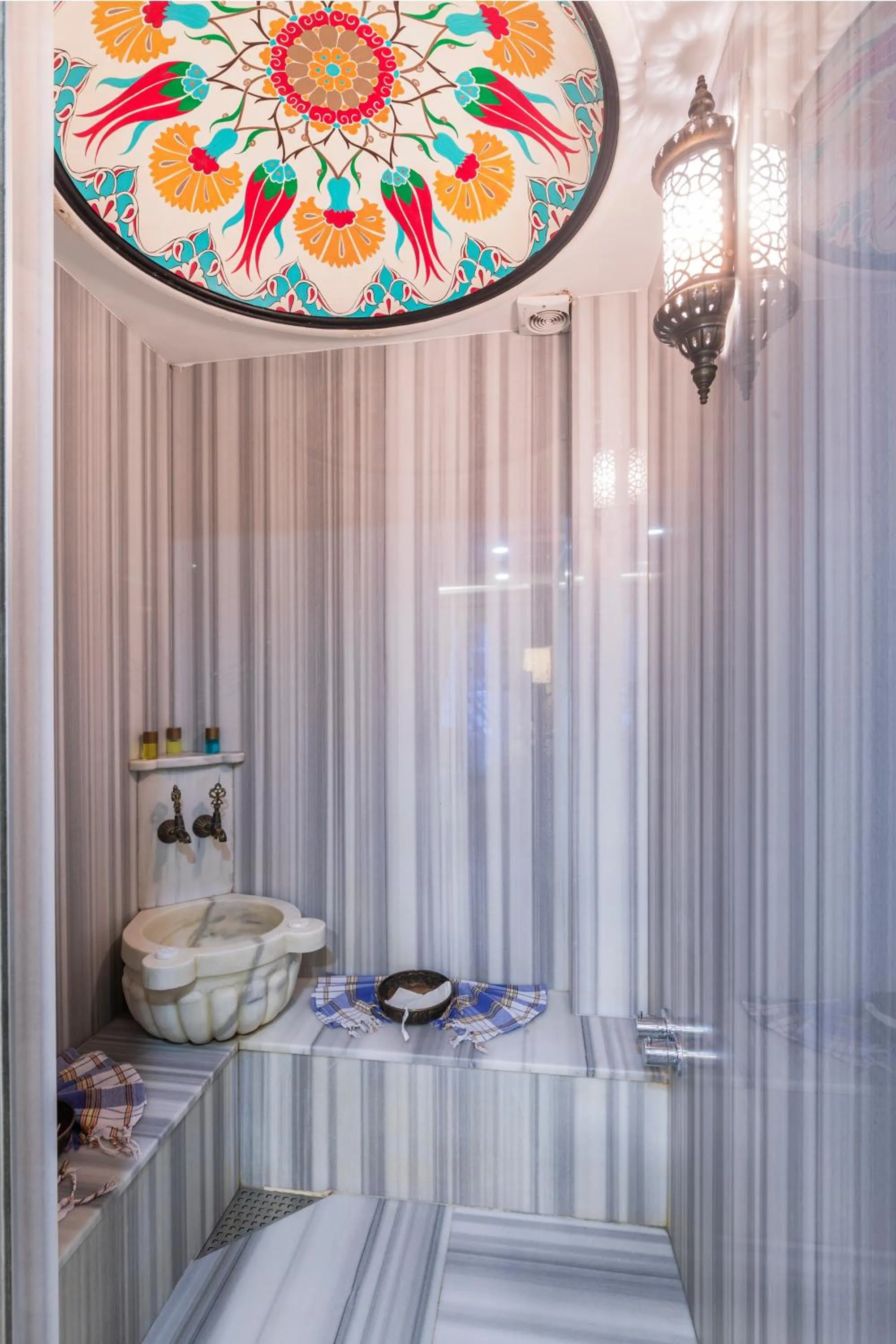 Public Bath in Ayramin Deluxe Hotel Taksim