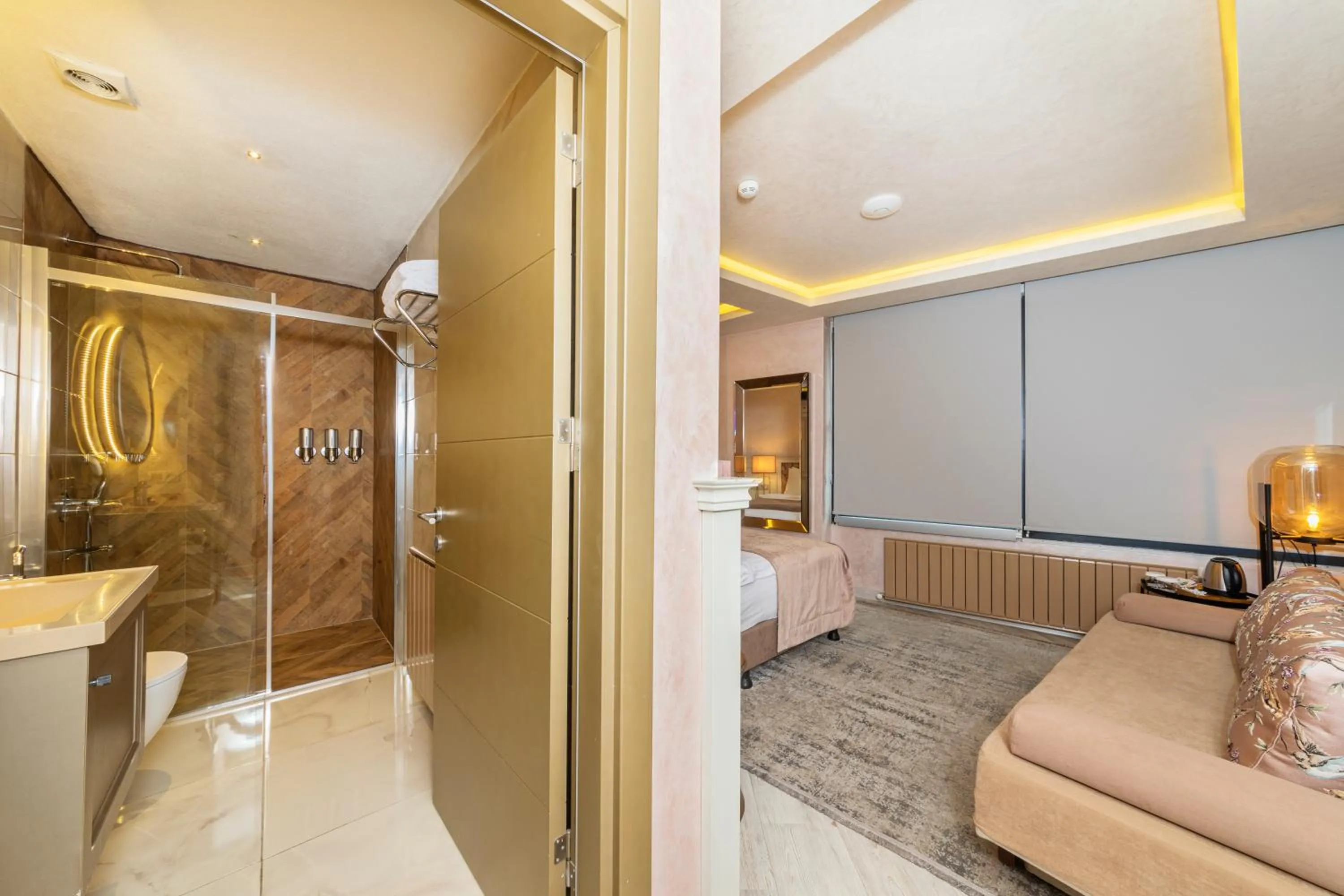 Bathroom in Ayramin Deluxe Hotel Taksim