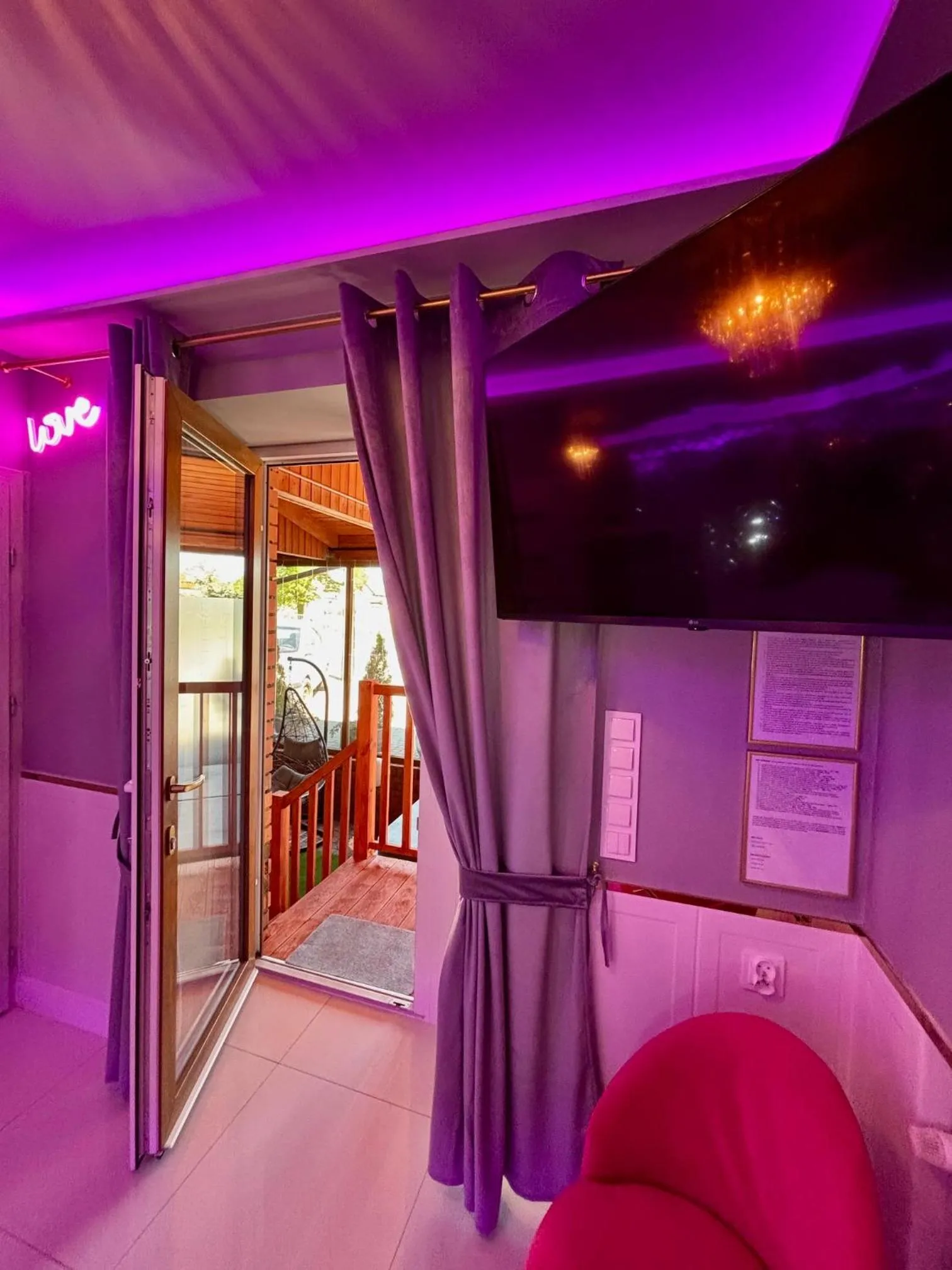 Bed in Apartament "Love Heaven" Jacuzzi SPA z dużą wanną z hydromasażem dla Dwojga