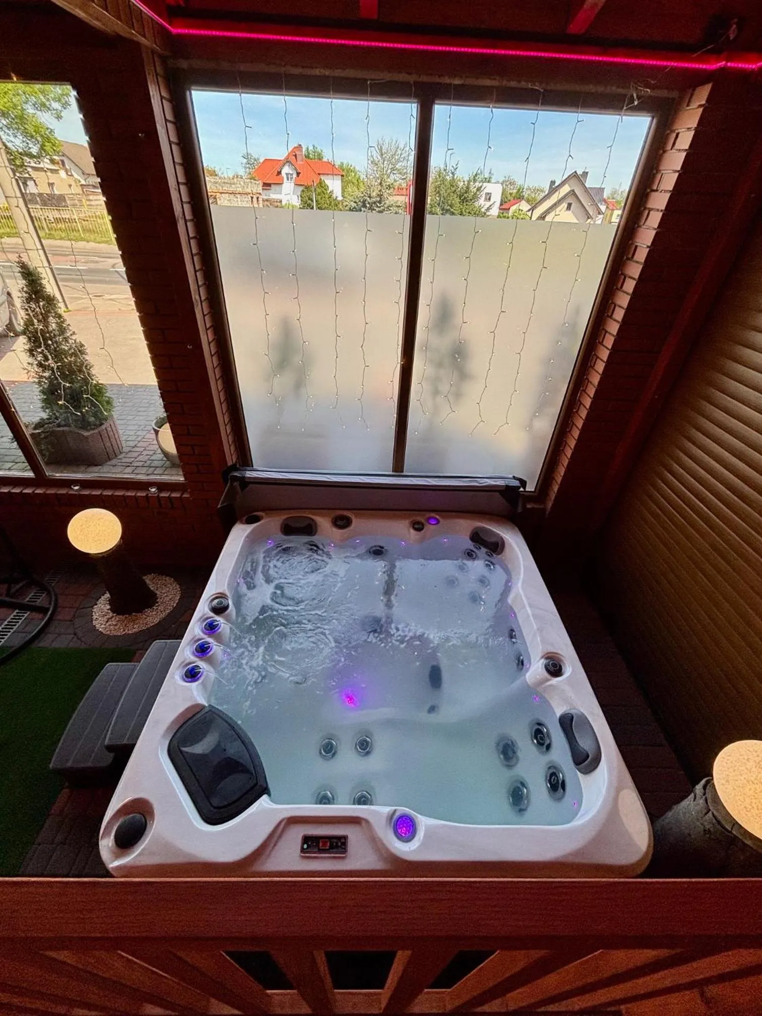 Hot Tub in Apartament "Love Heaven" Jacuzzi SPA z dużą wanną z hydromasażem dla Dwojga