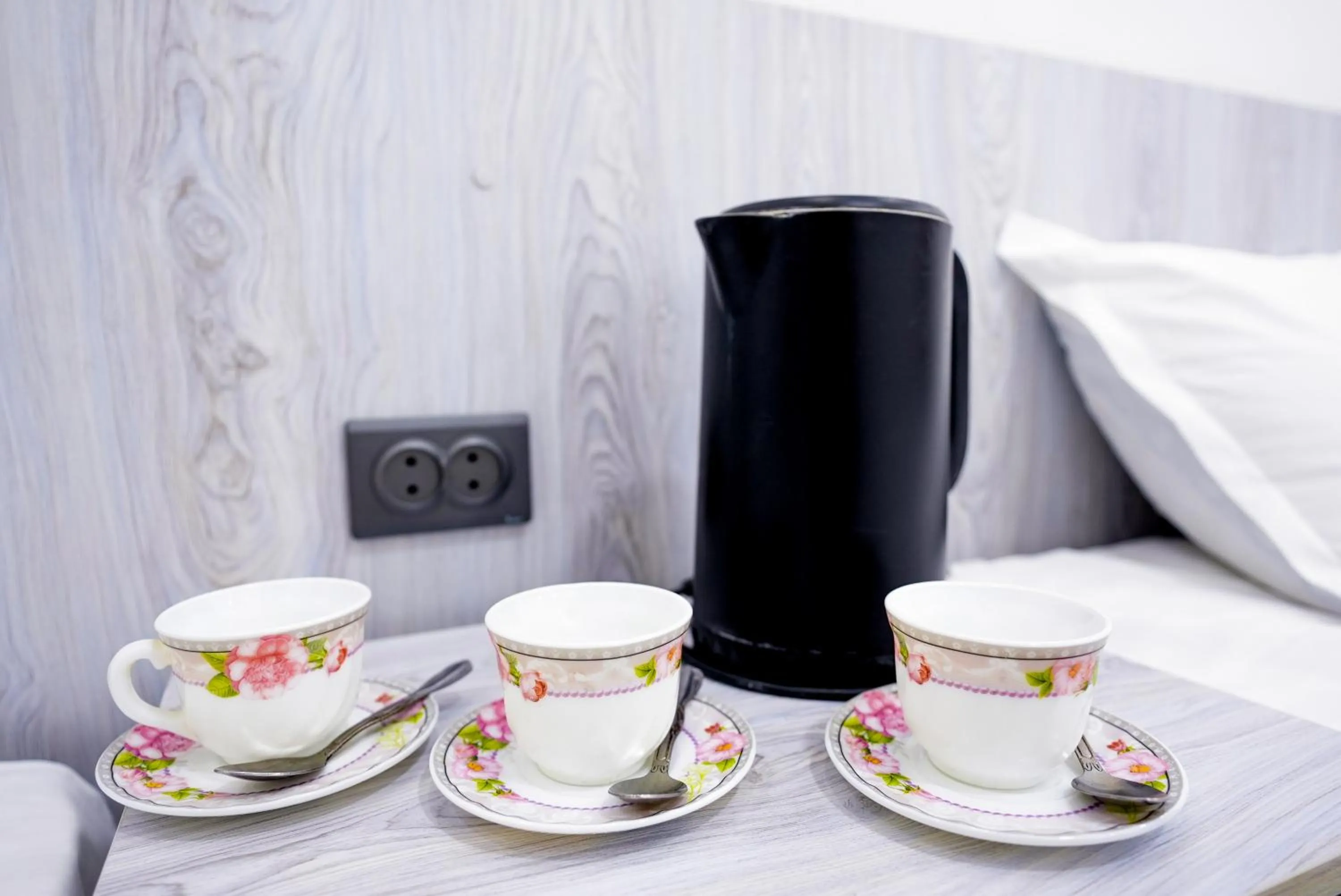 Coffee/tea facilities, Bed in Chehran Hotel