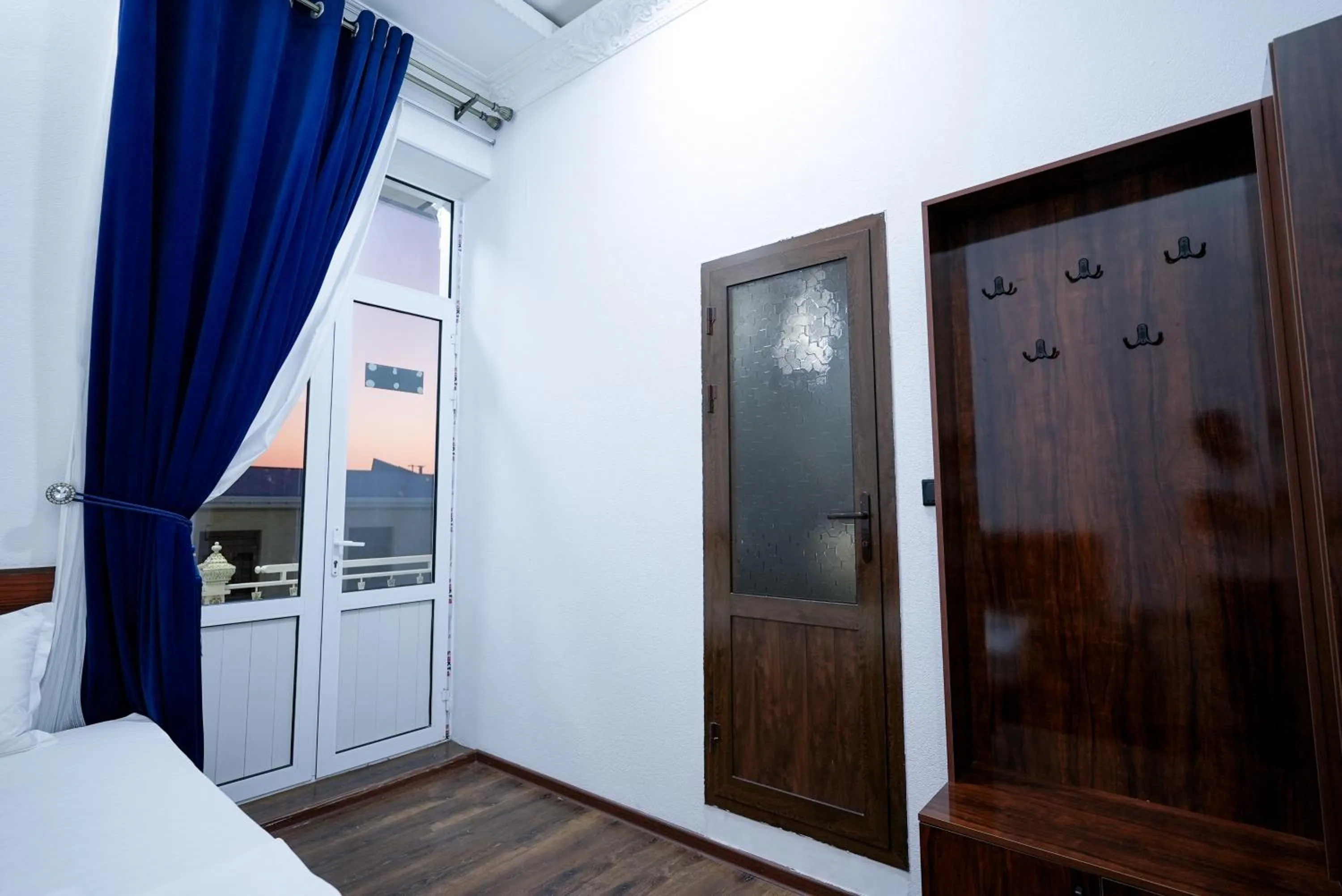 Photo of the whole room, Bed in Chehran Hotel