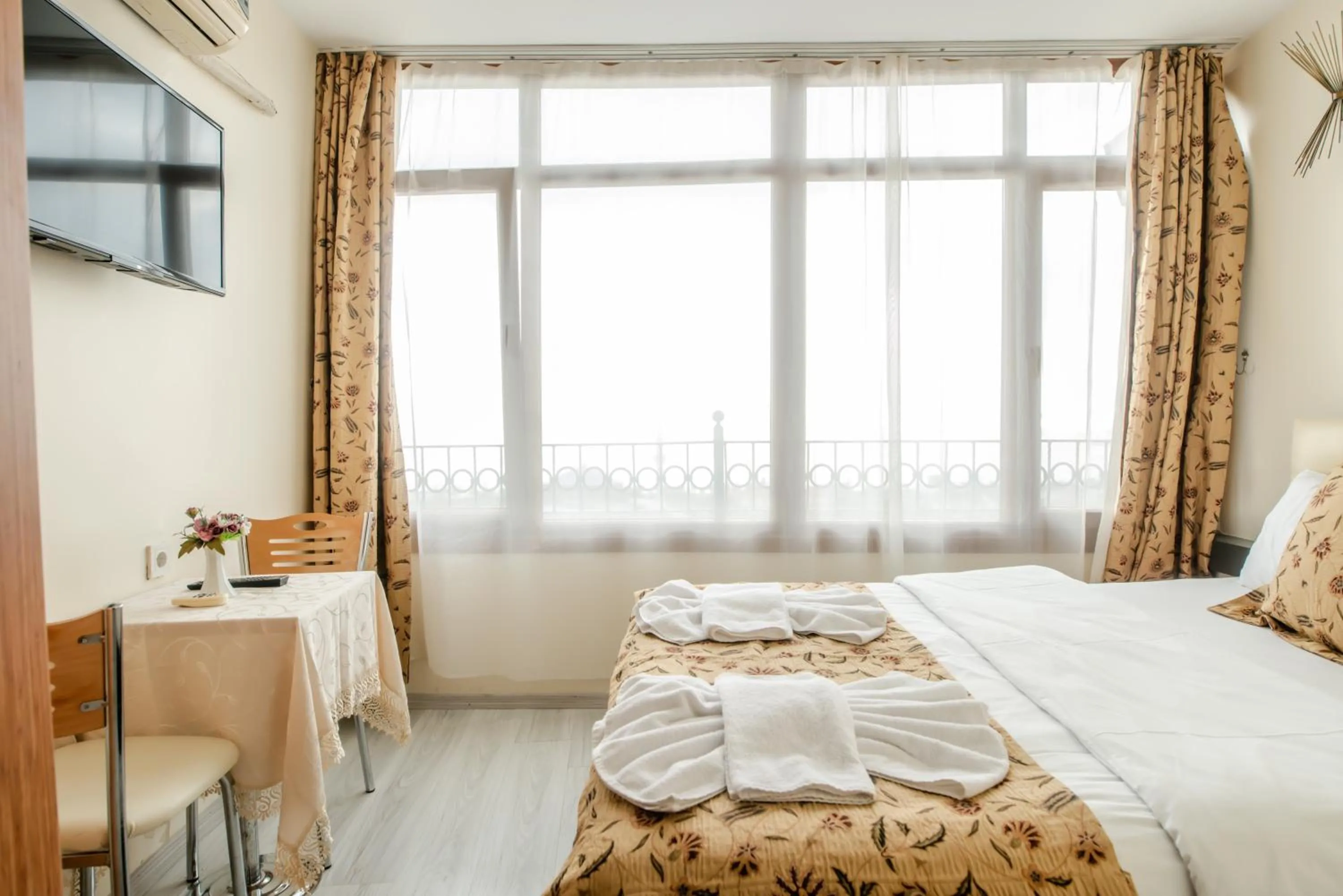 Bed in Camelot Apartment