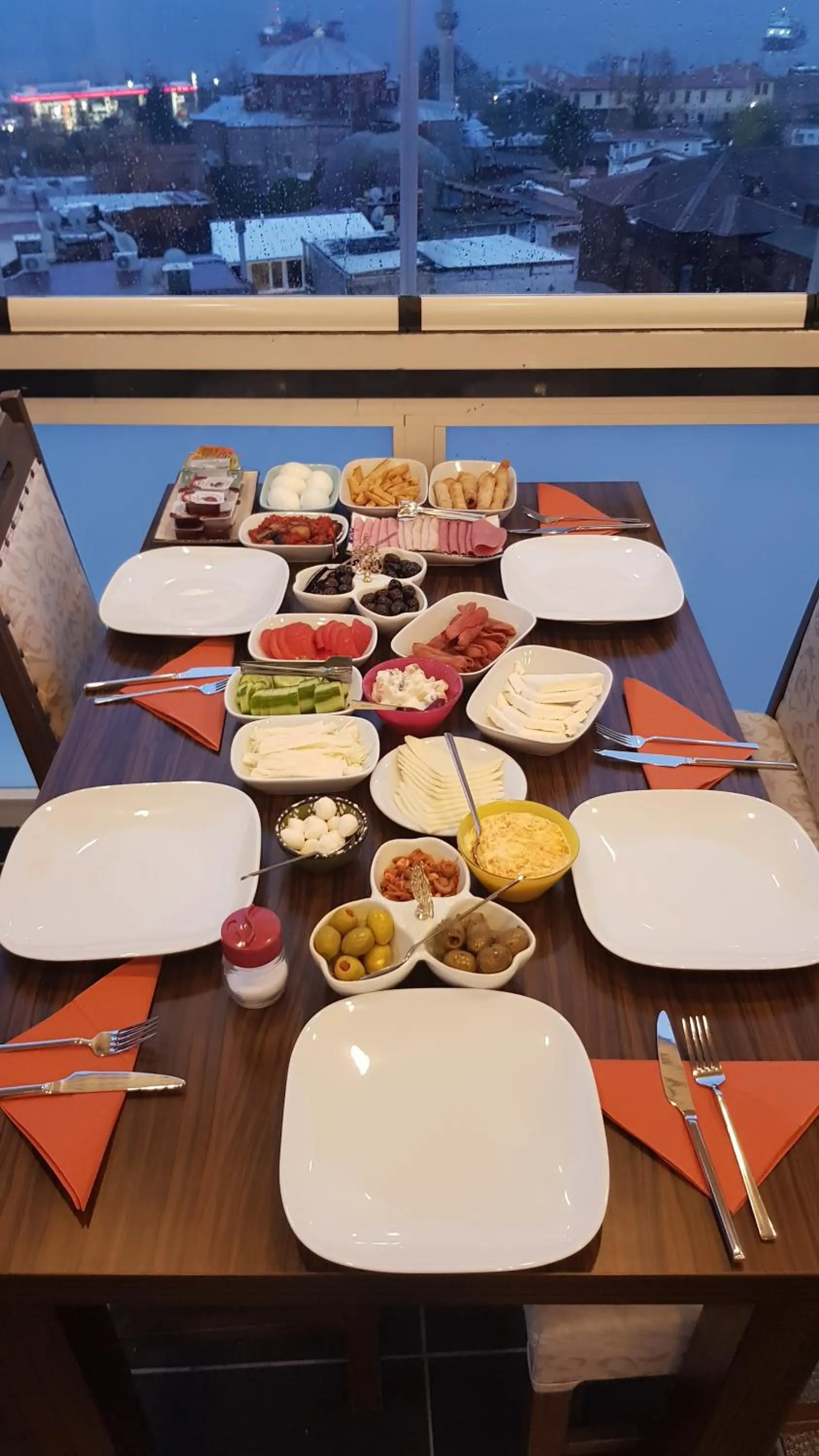 Food and drinks in Camelot Apartment