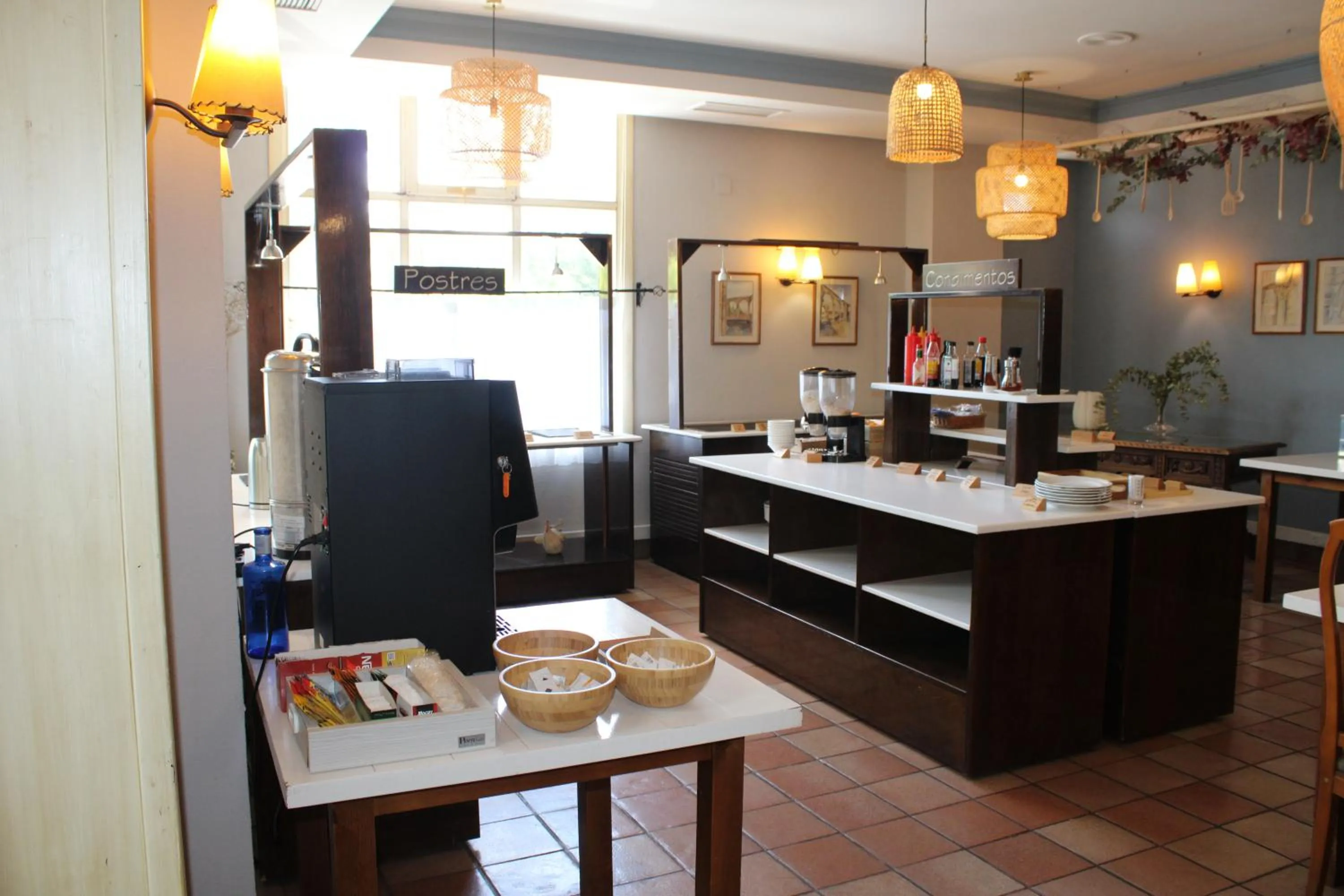 Restaurant/places to eat in Albergue Jakue