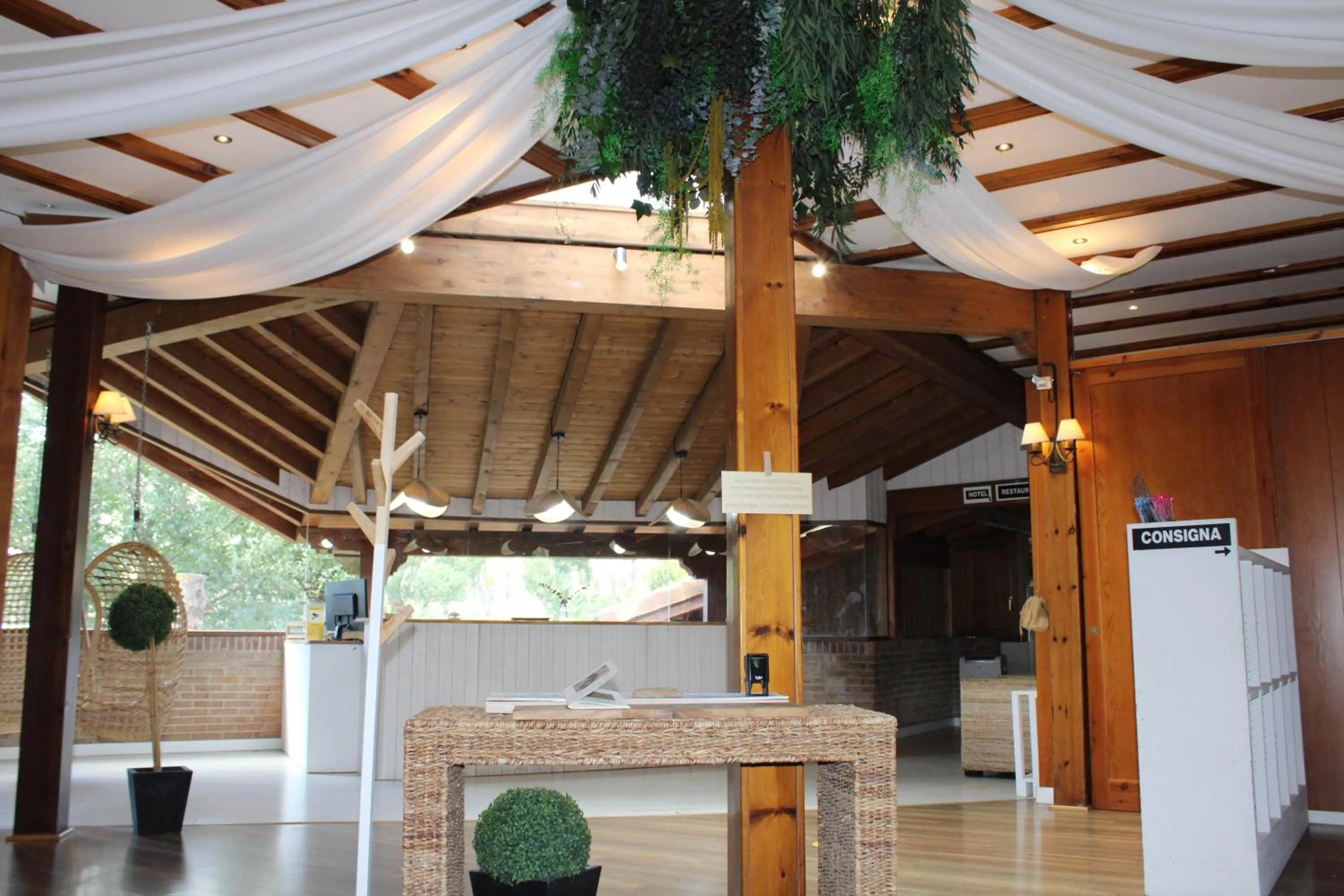 Lobby or reception in Albergue Jakue