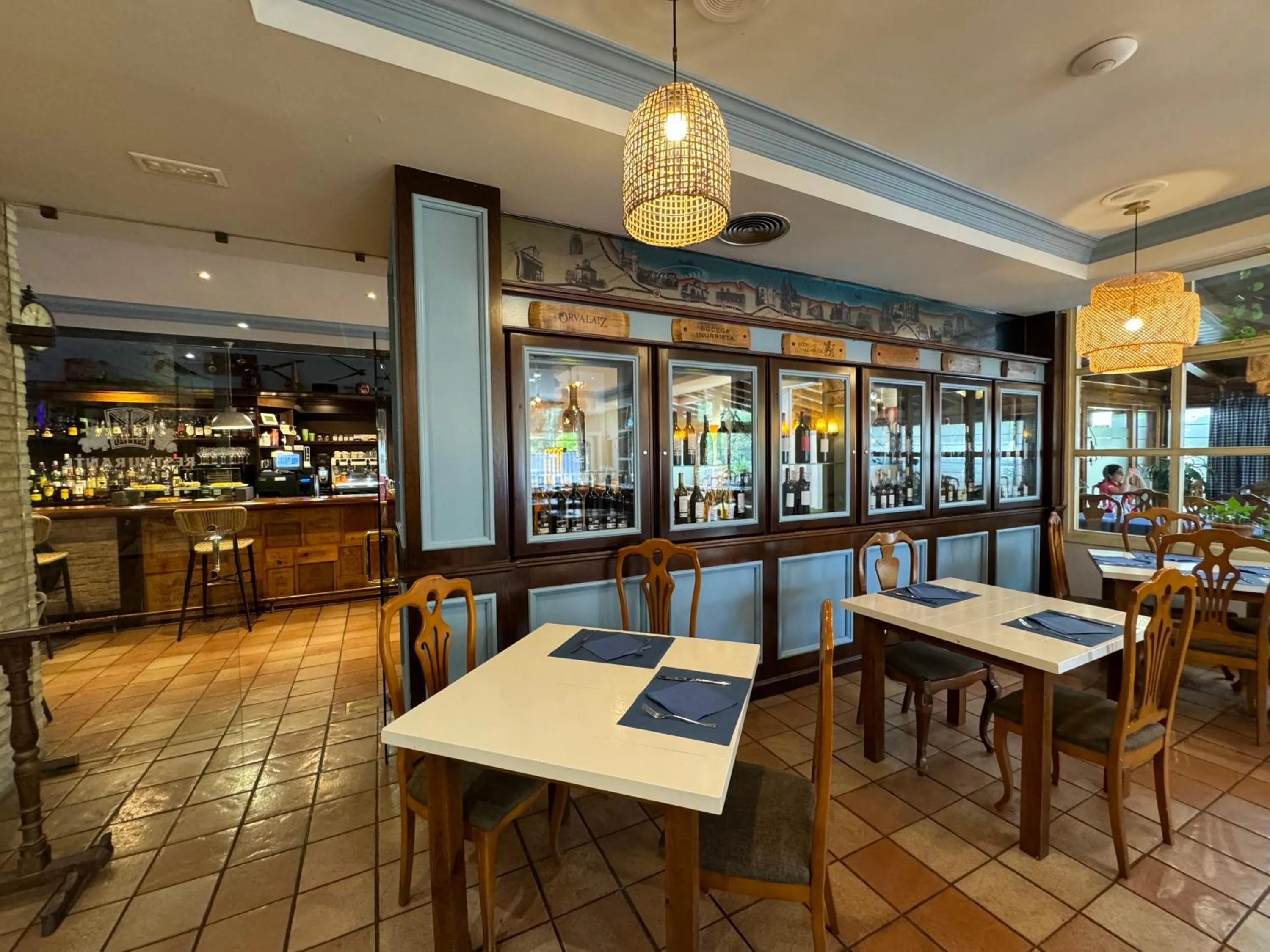 Restaurant/places to eat in Albergue Jakue