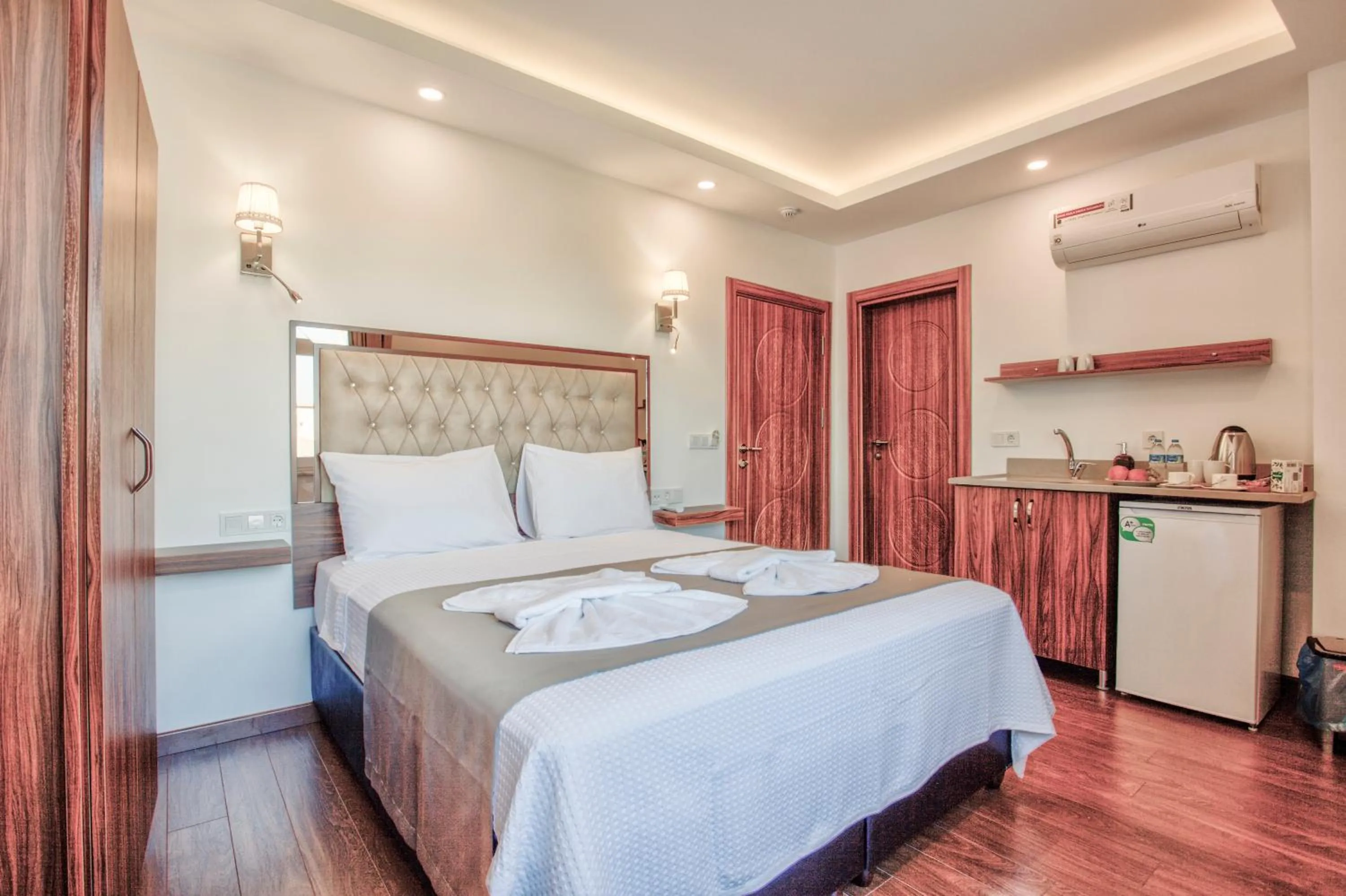 Photo of the whole room, Bed in Violin Hotel Sultanahmet