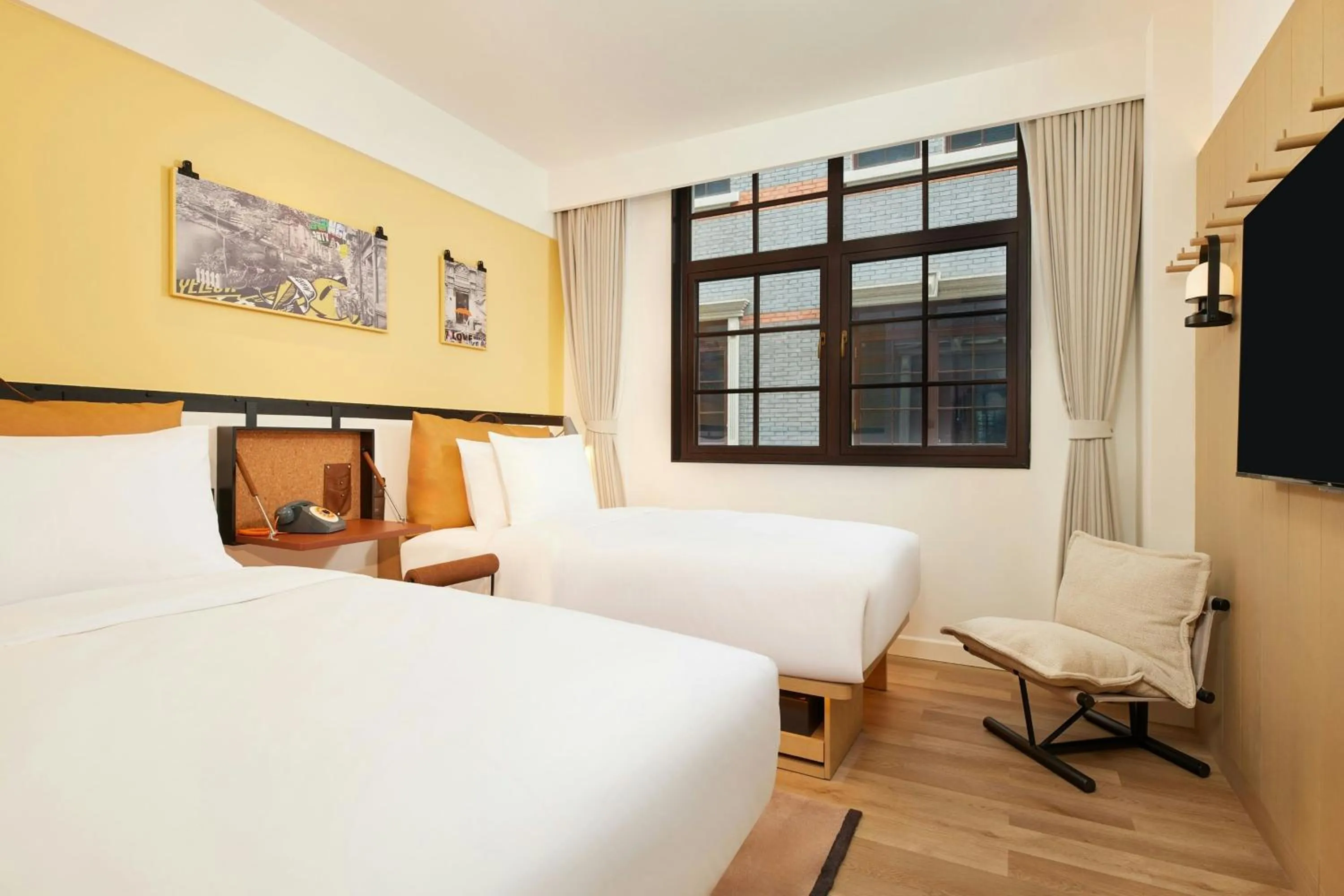 Photo of the whole room, Bed in Moxy Shanghai Putuo