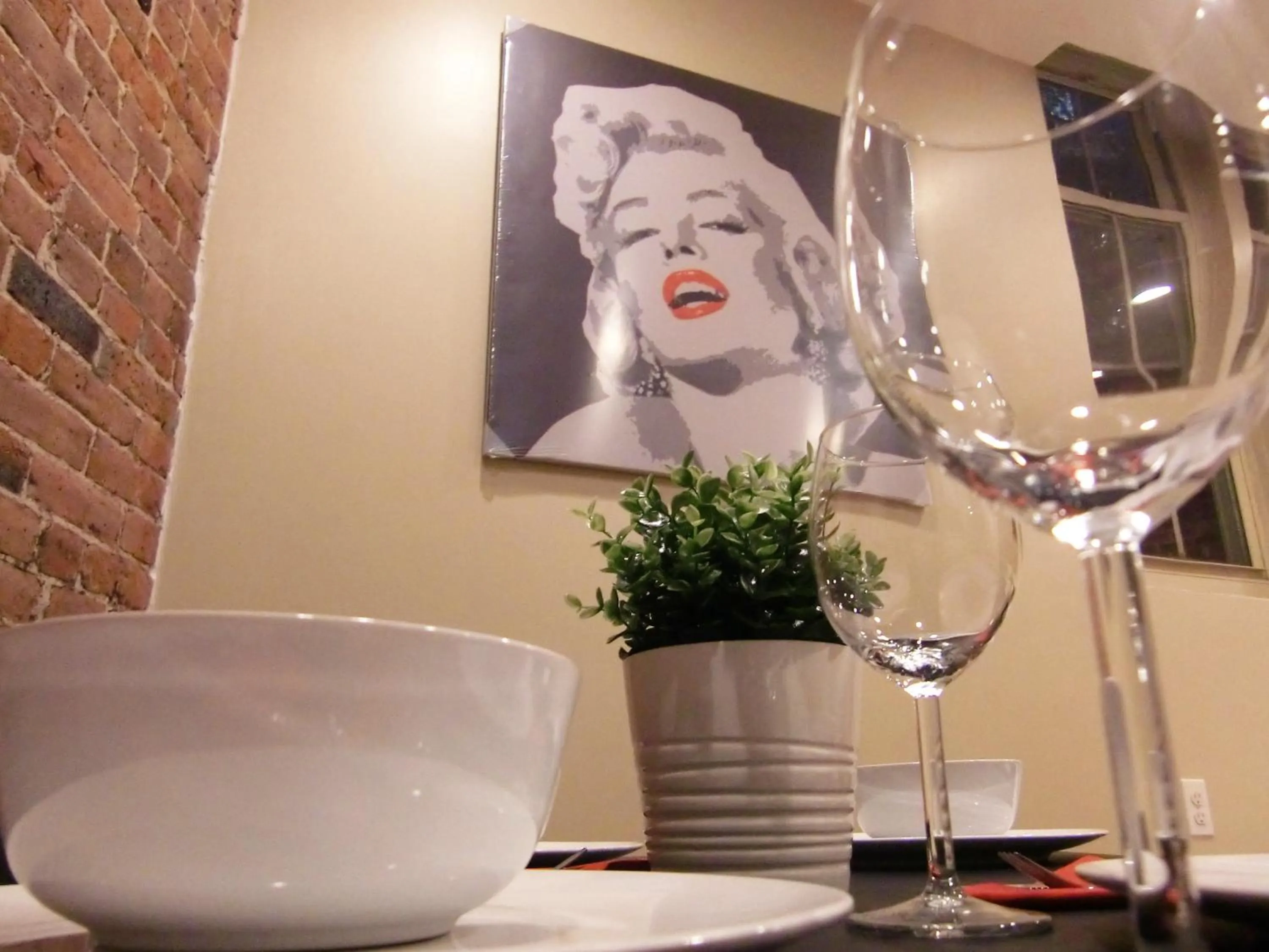 Dining area in Studios Midtown Manhattan