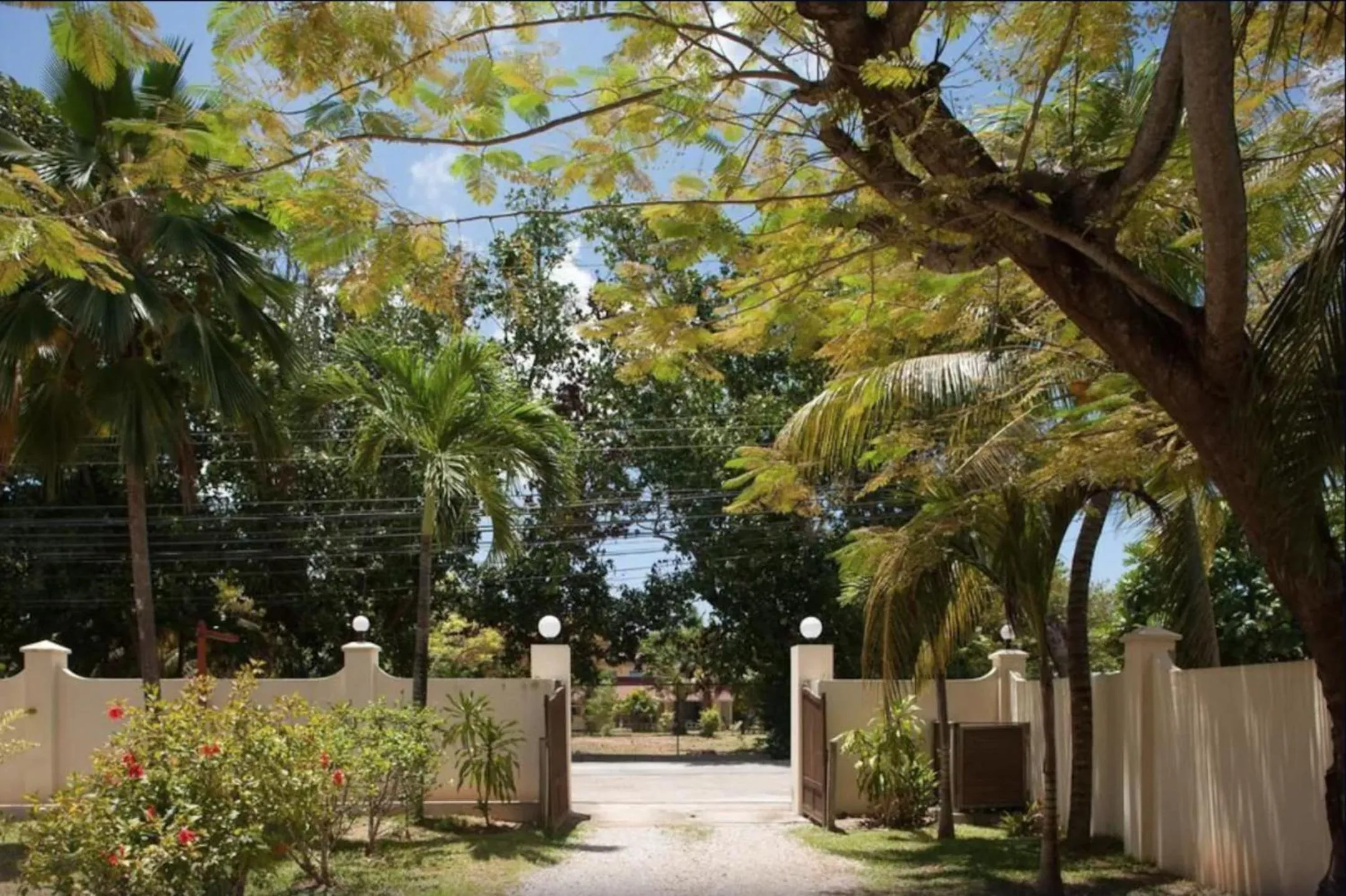 Property building in Villa Confort