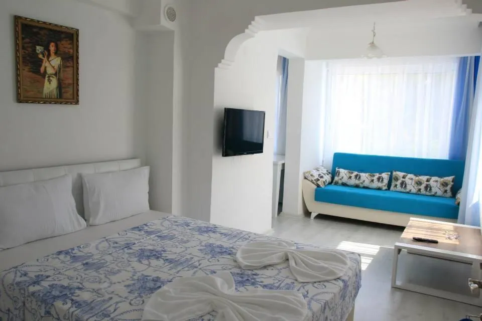 Photo of the whole room, Bed in Mavi Butik Apart