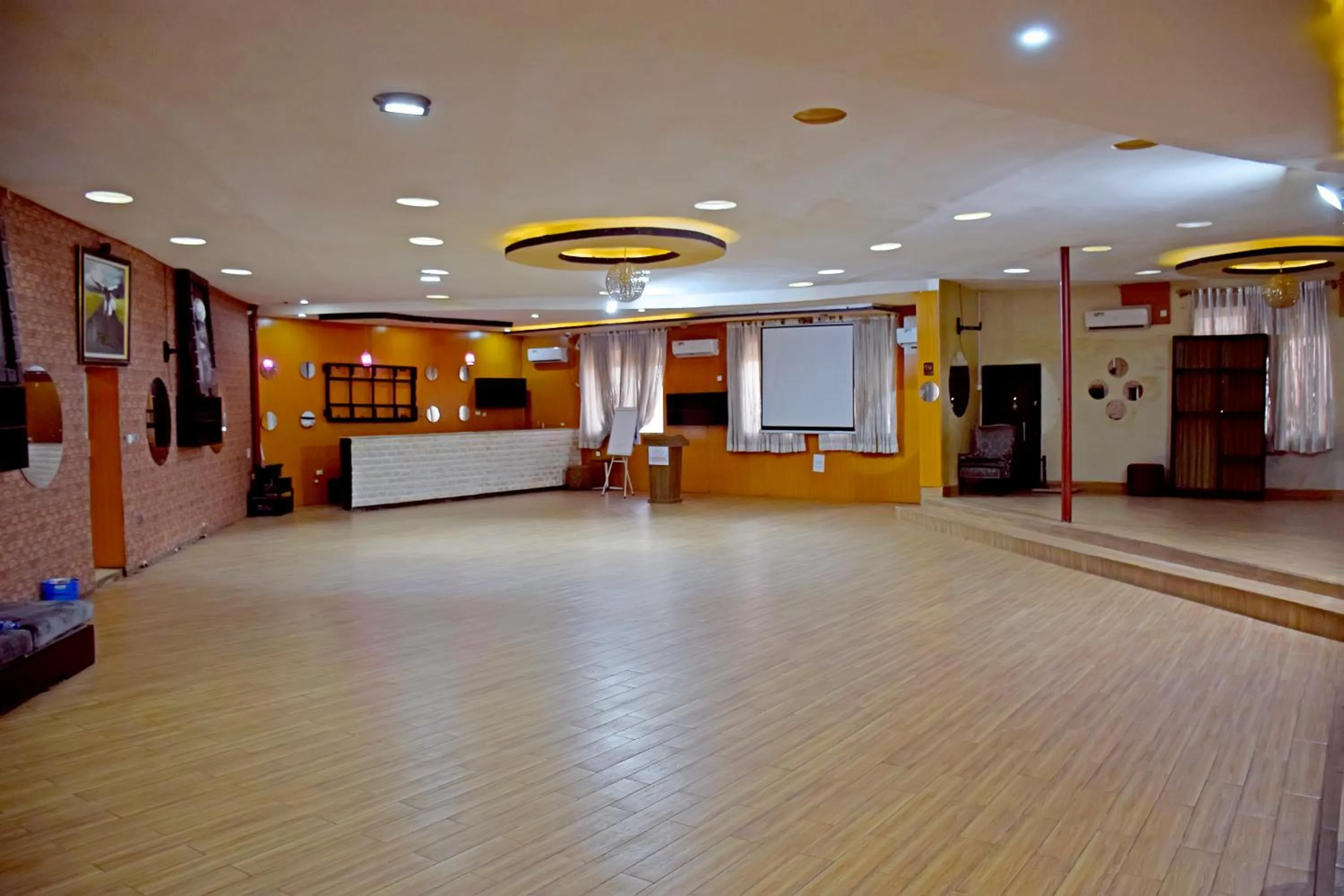 Sandralia Hotel Limited, Abuja
