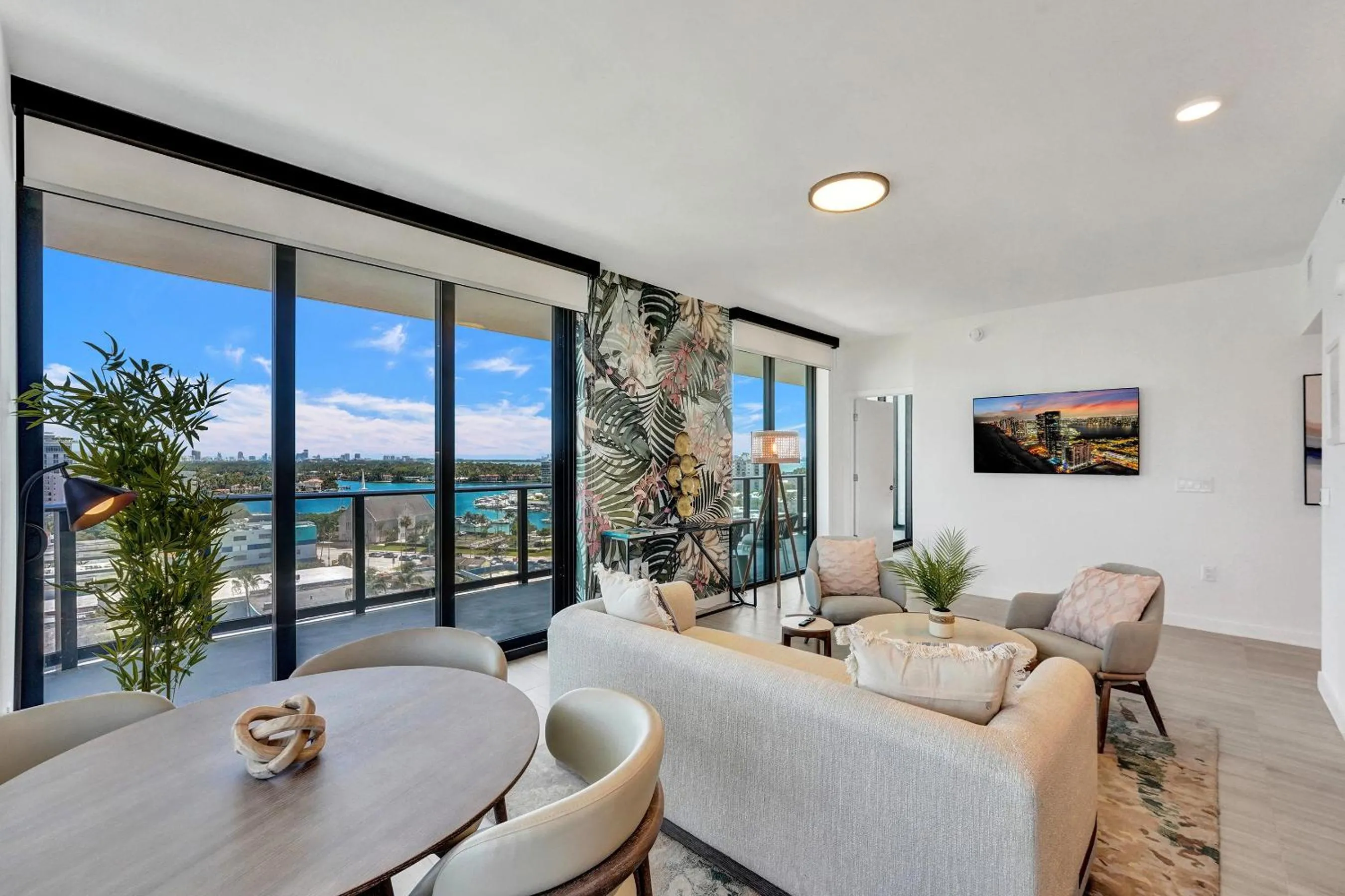 Living room in 72 Park by Nomada Residences