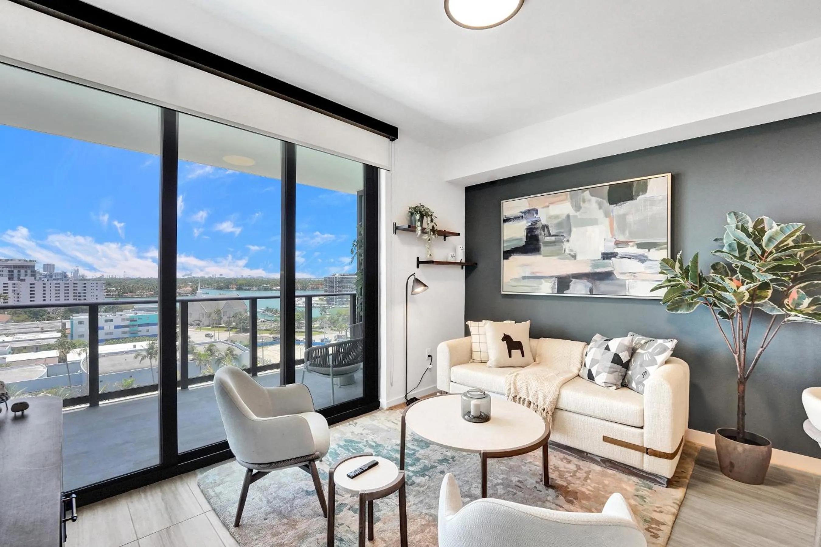 Living room in 72 Park by Nomada Residences