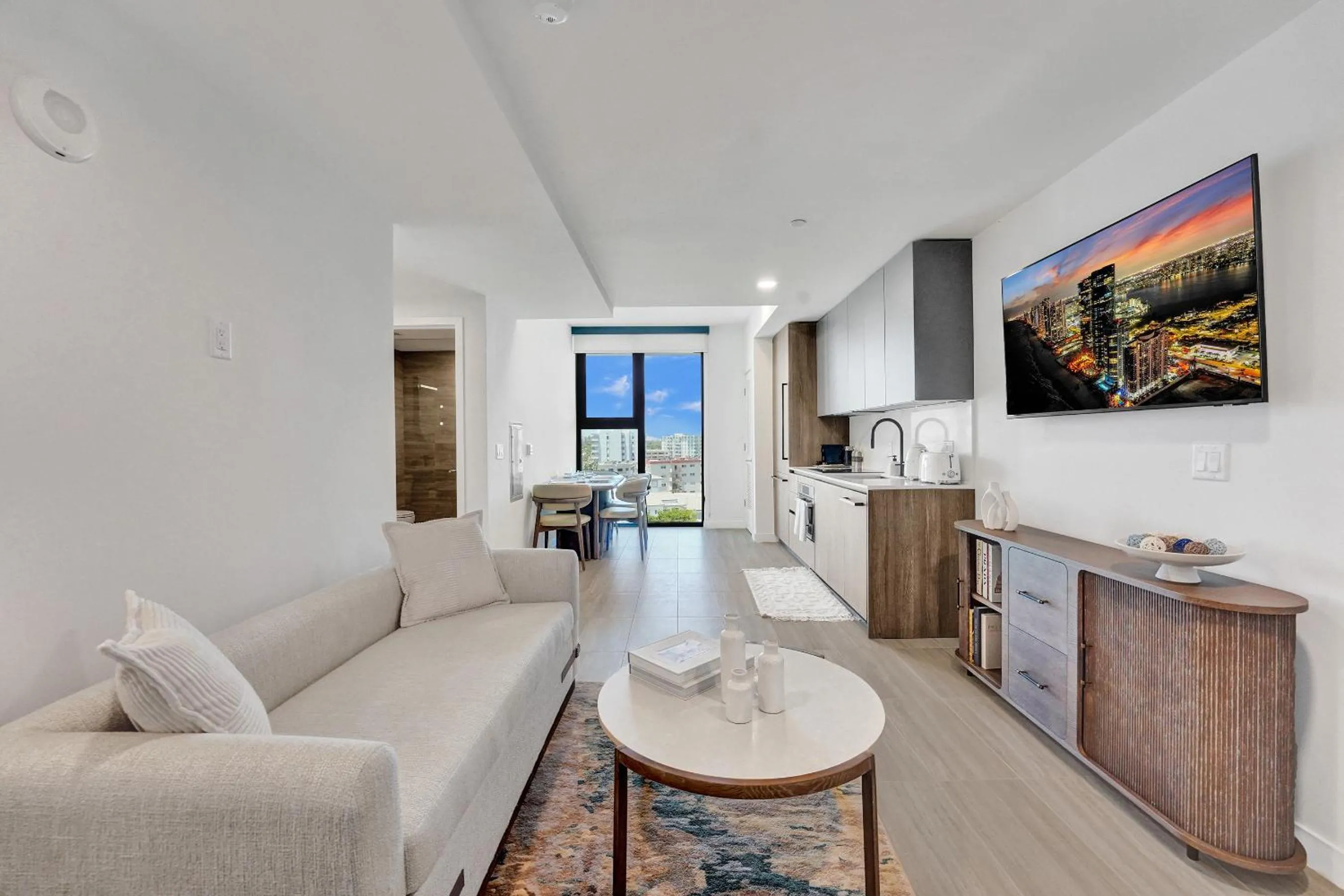 Living room in 72 Park by Nomada Residences