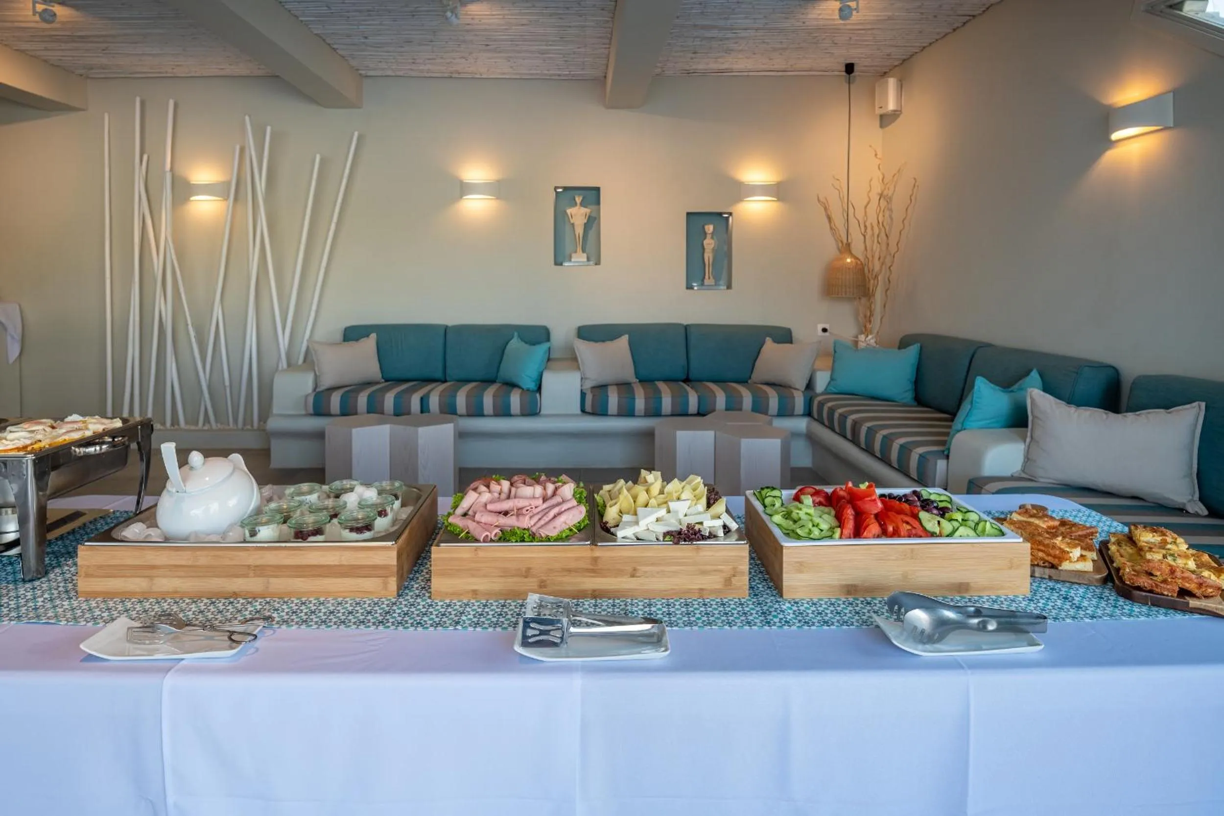 Buffet breakfast in Nissia Kamares