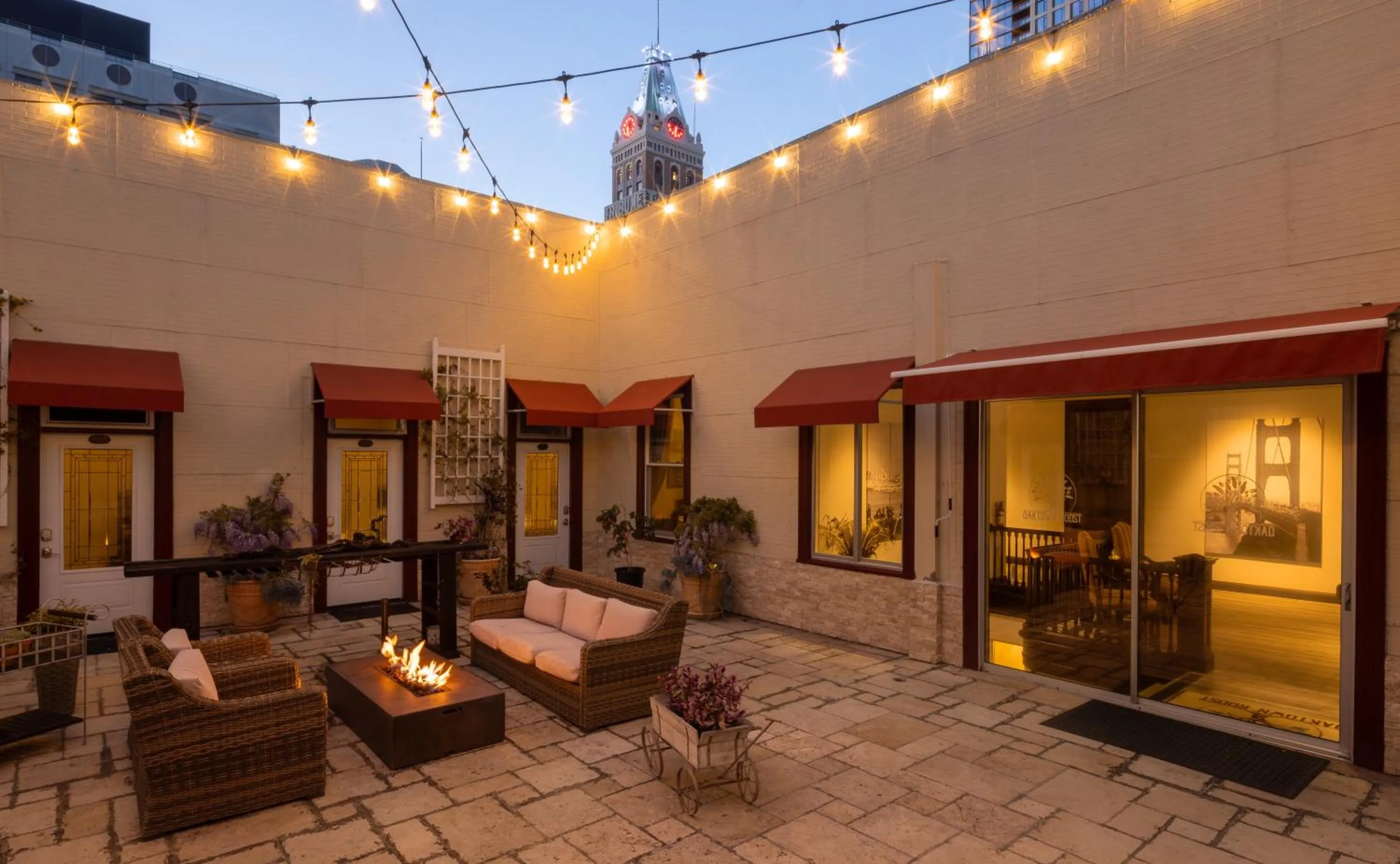 Inner courtyard view in Oaktown Roost