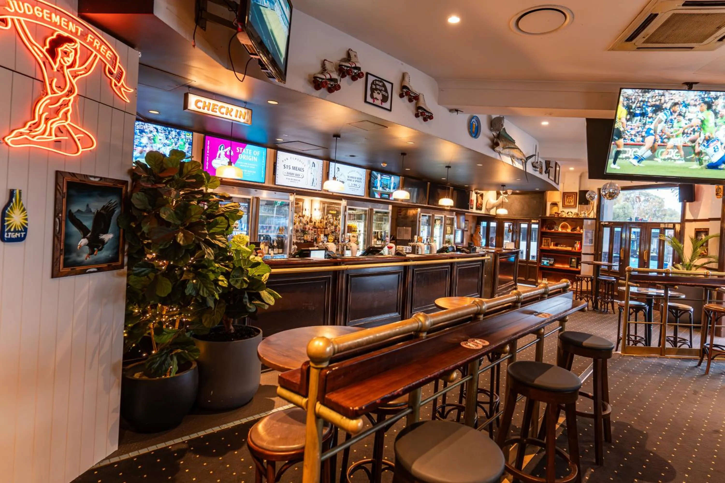 Restaurant/places to eat in Courthouse Hotel