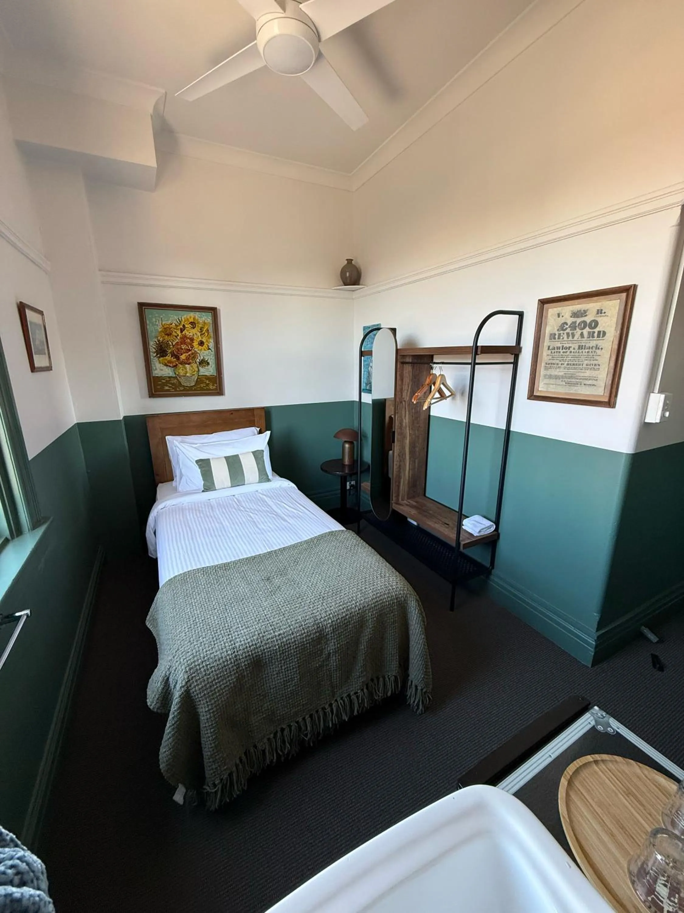 Bedroom, Bed in Courthouse Hotel