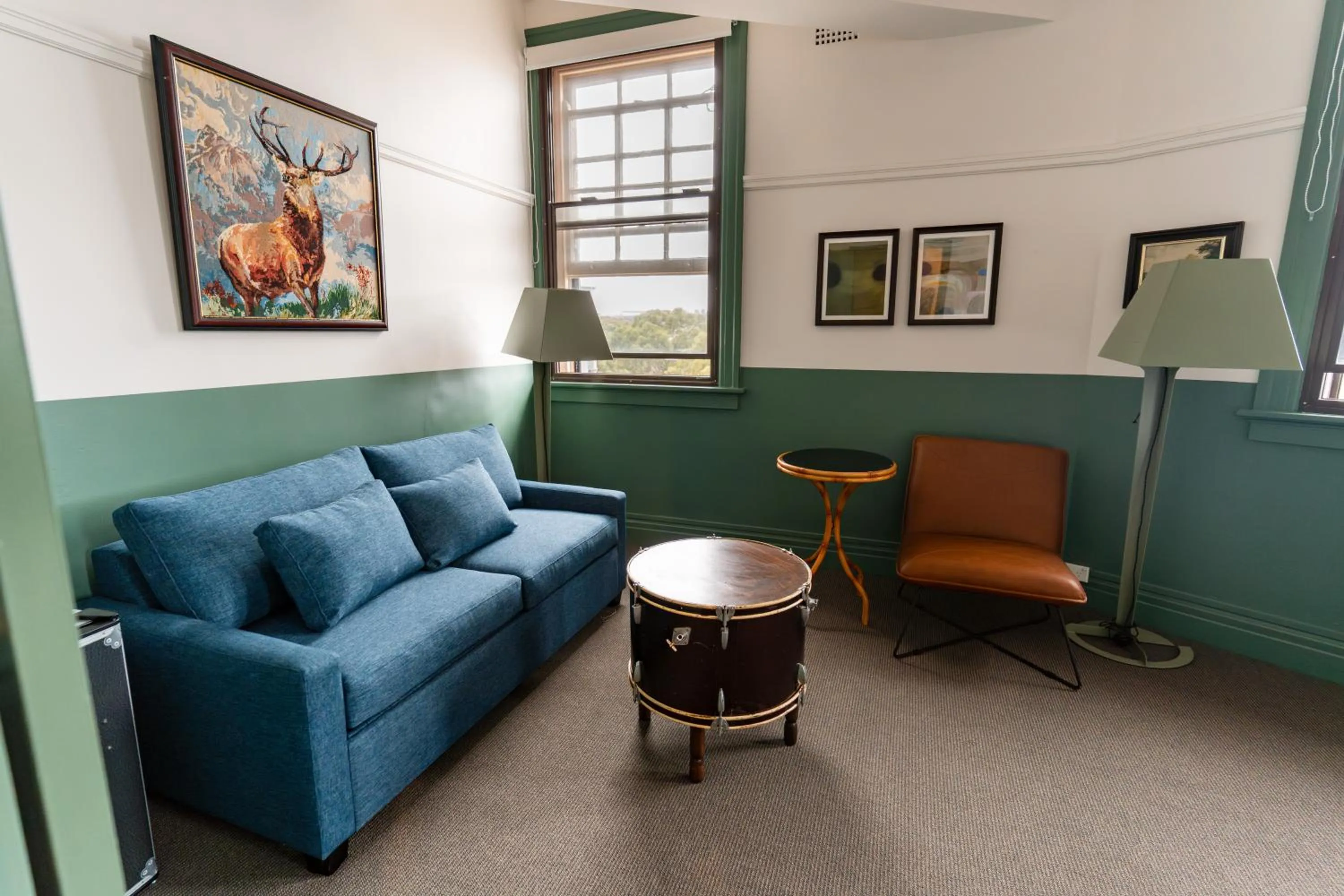 Living room in Courthouse Hotel