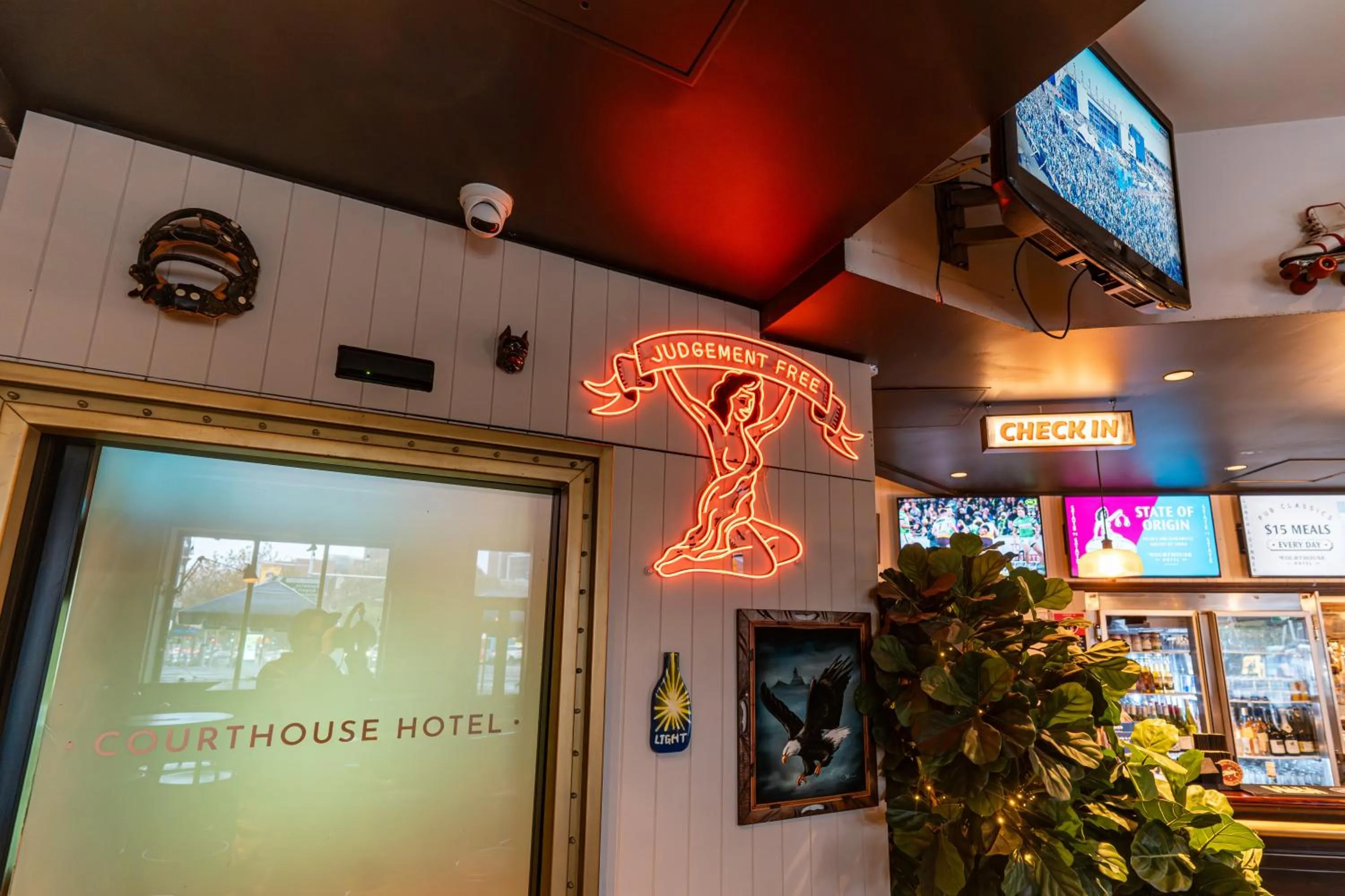 Restaurant/places to eat in Courthouse Hotel