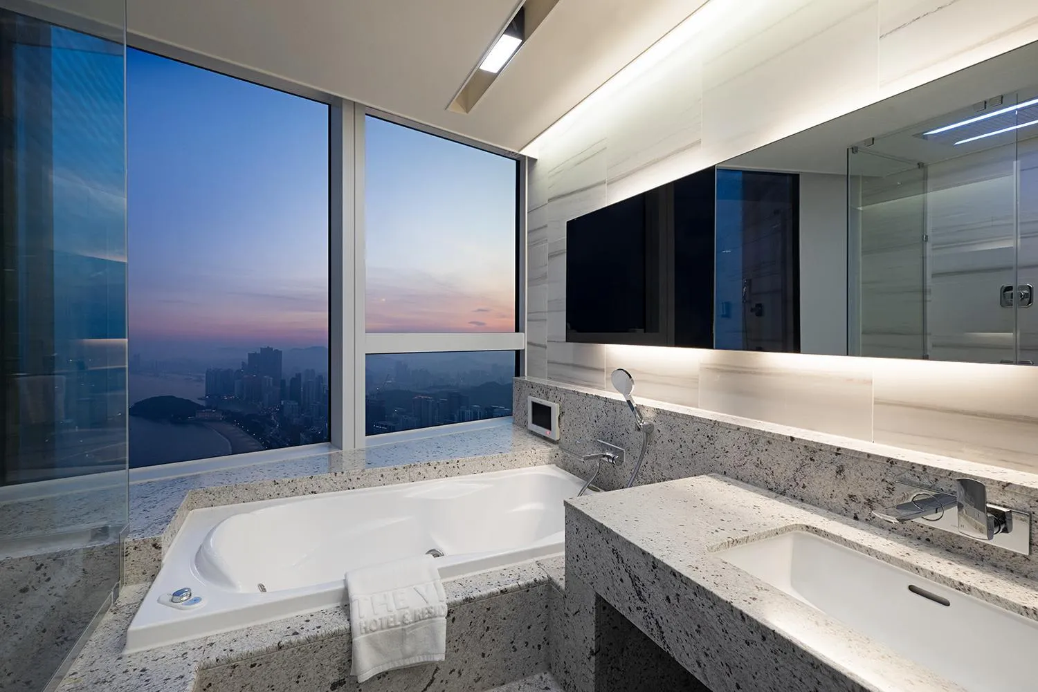 Bath in LCT Residence The Vine Haeundae